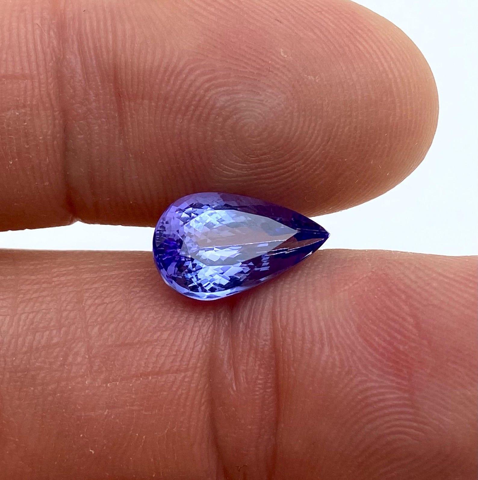 Pierre précieuse de tanzanite naturelle de 4,73 carats, taille poire, certificat GFCO, Tanzanie Neuf - En vente à Daugavpils, LV