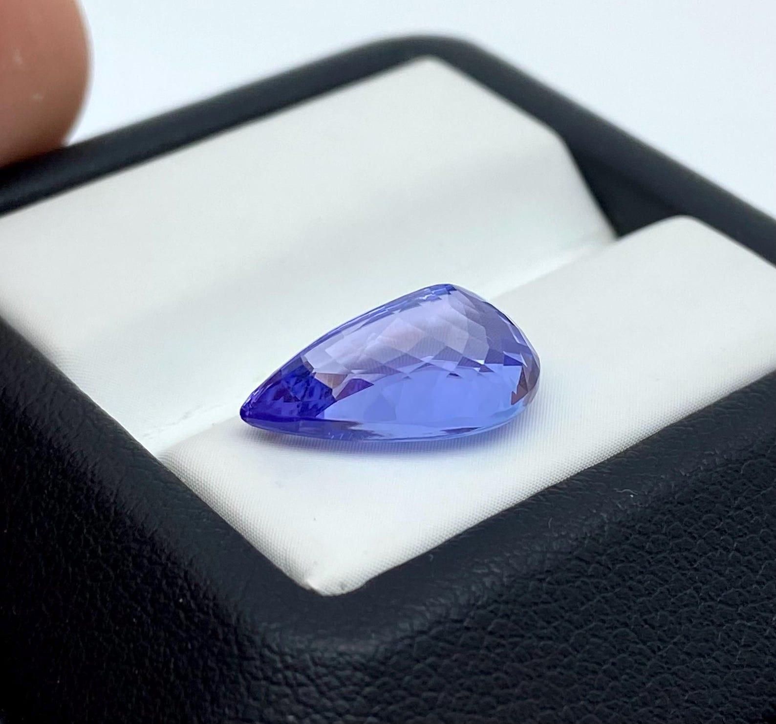 Pierre précieuse de tanzanite naturelle de 4,73 carats, taille poire, certificat GFCO, Tanzanie en vente 2
