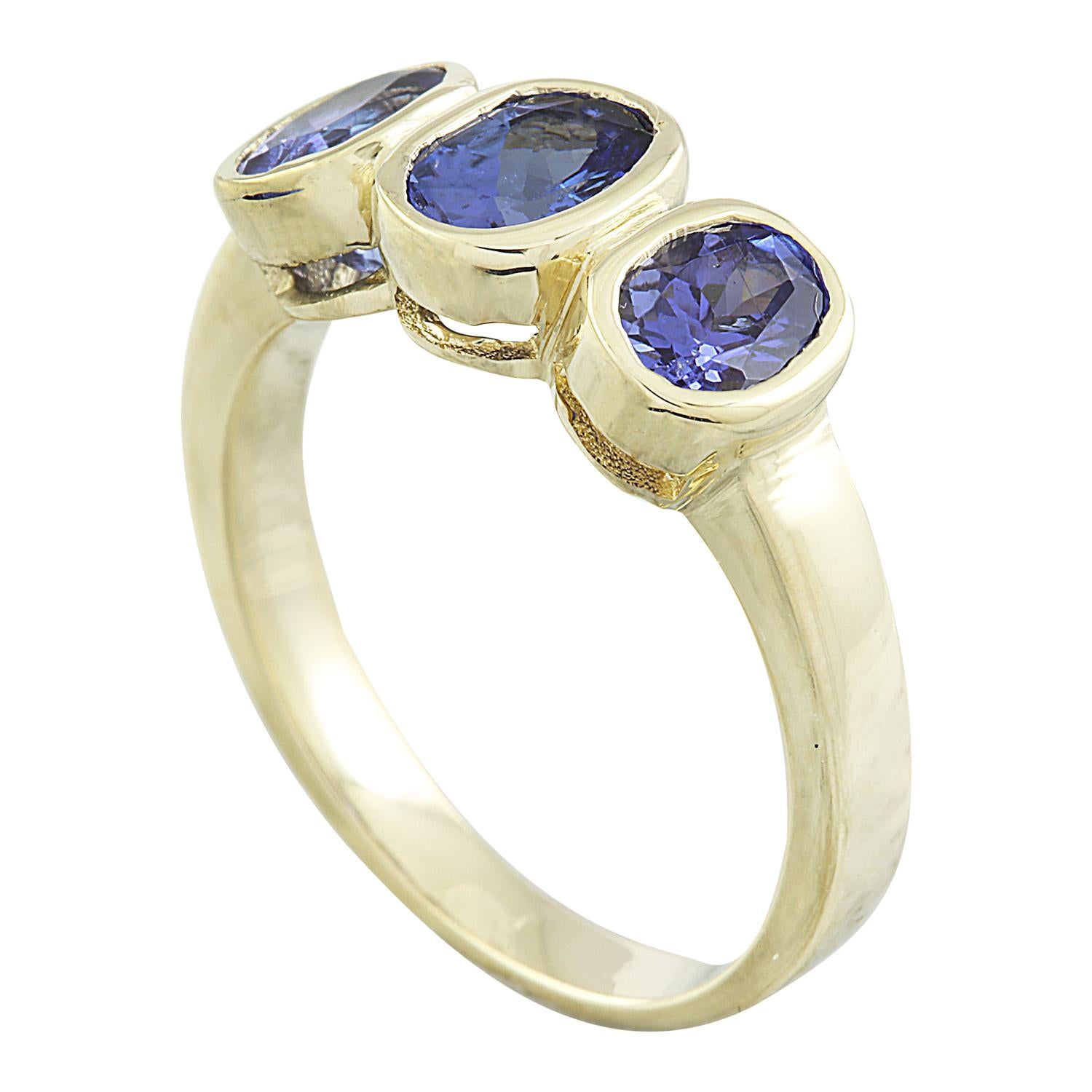 Natural Tanzanite Ring in 14 Karat Solid Yellow Gold  In New Condition For Sale In Los Angeles, CA
