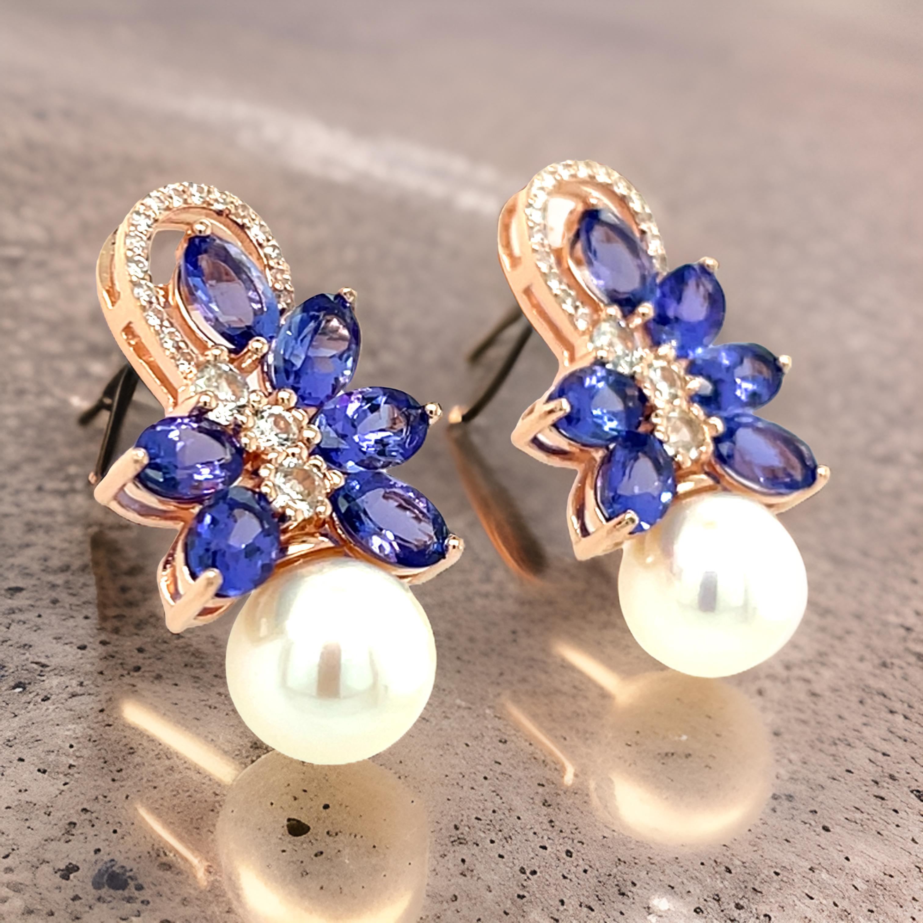 Natural Tanzanite Stud Earrings in.925 Sterling Silver Bridal Wedding Jewelry In New Condition For Sale In New York, NY