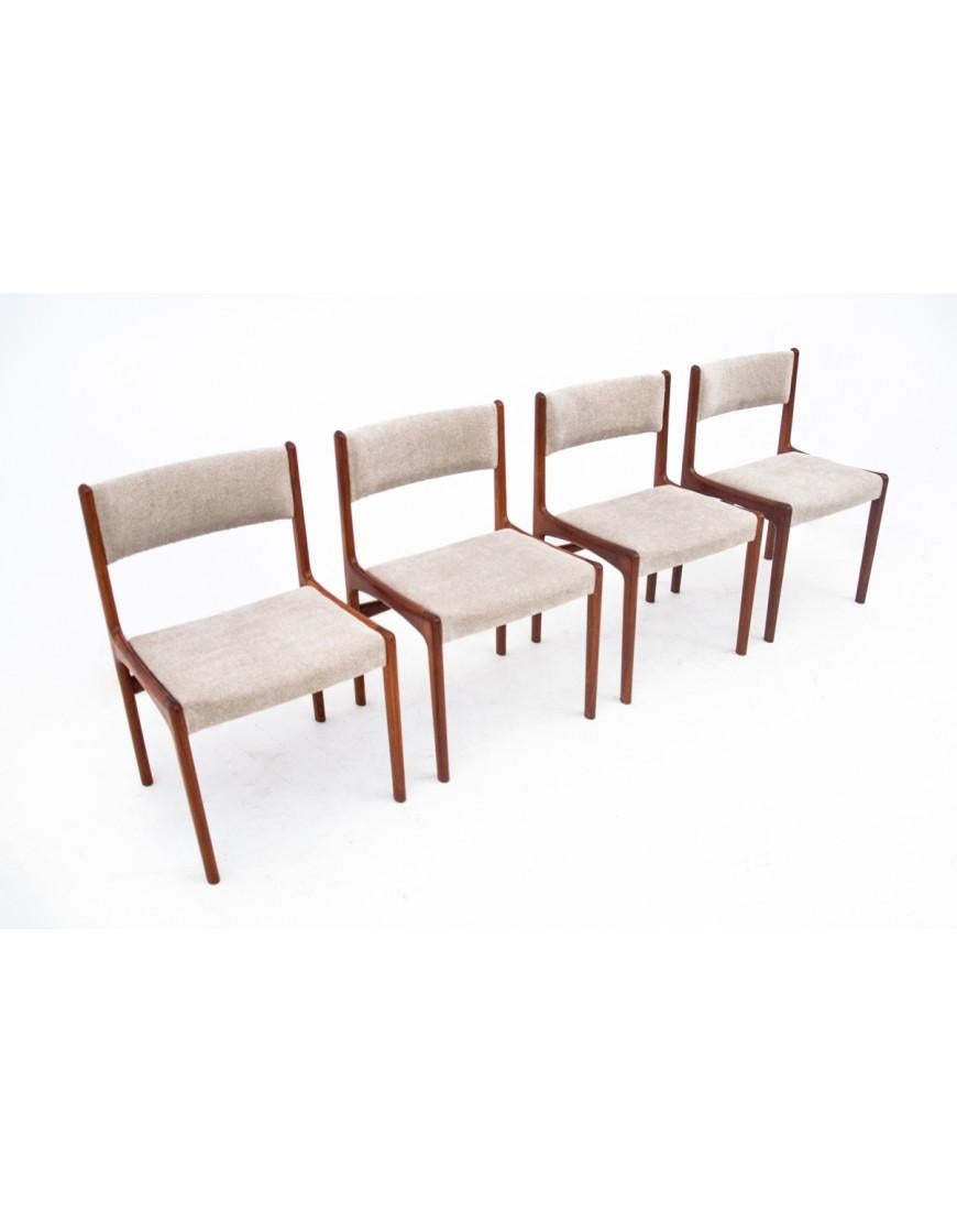 Danish chairs manufactured in the 1960s.

The minimalist design will work great in contemporary interiors. A chair with a wider, slightly curved backrest, which increases seating comfort.

The furniture is in very good condition, after professional