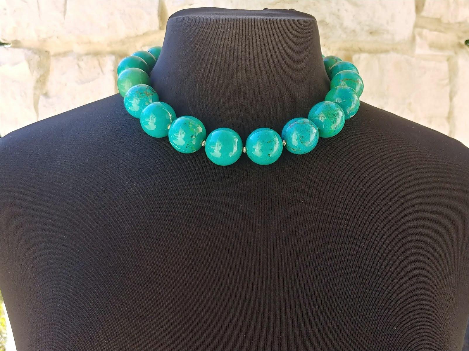 Natural Tibetan Turquoise Necklace In Excellent Condition For Sale In Chesterland, OH