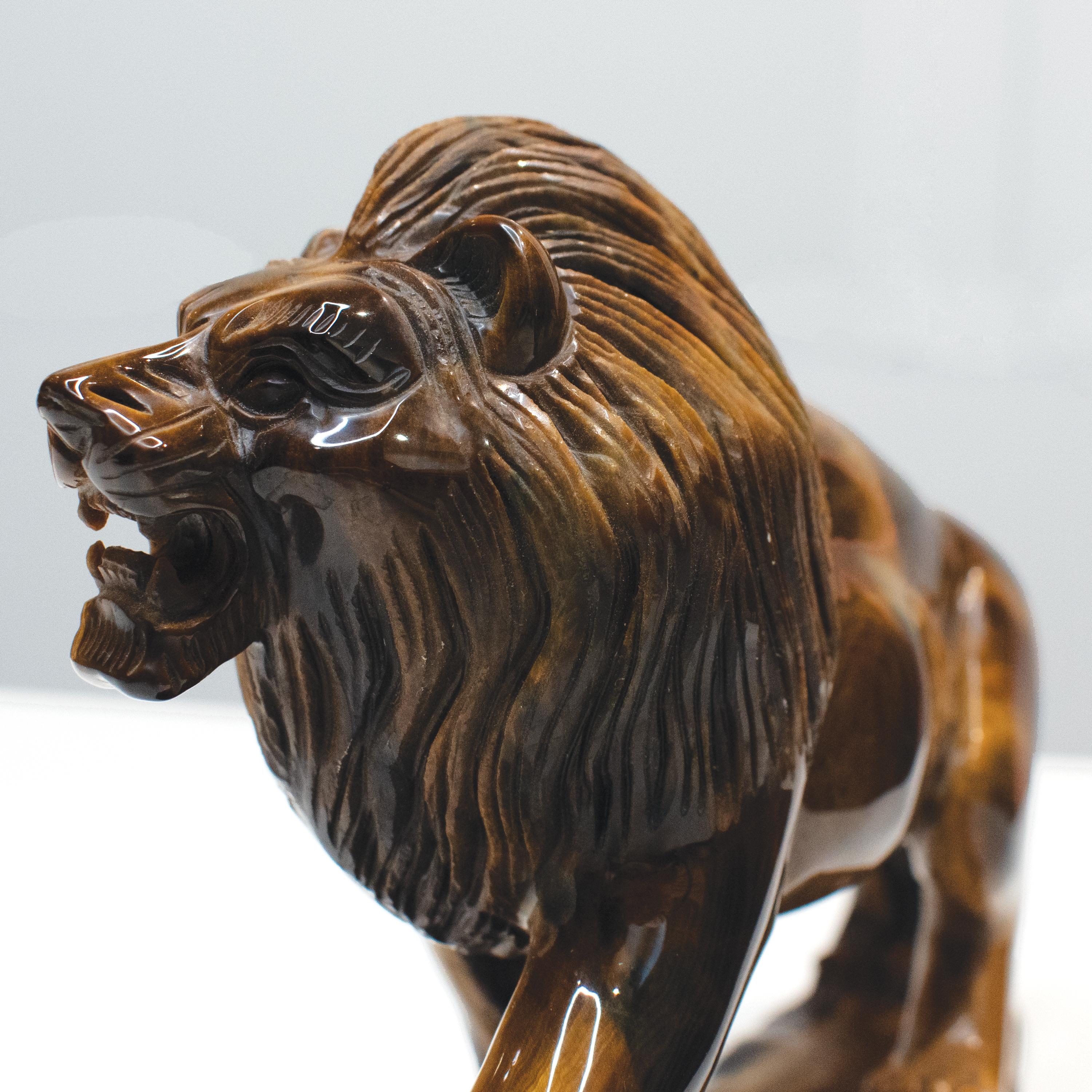 Natural Tiger's Eye Hand-Carved Lion Sculpture Figurine For Sale 4