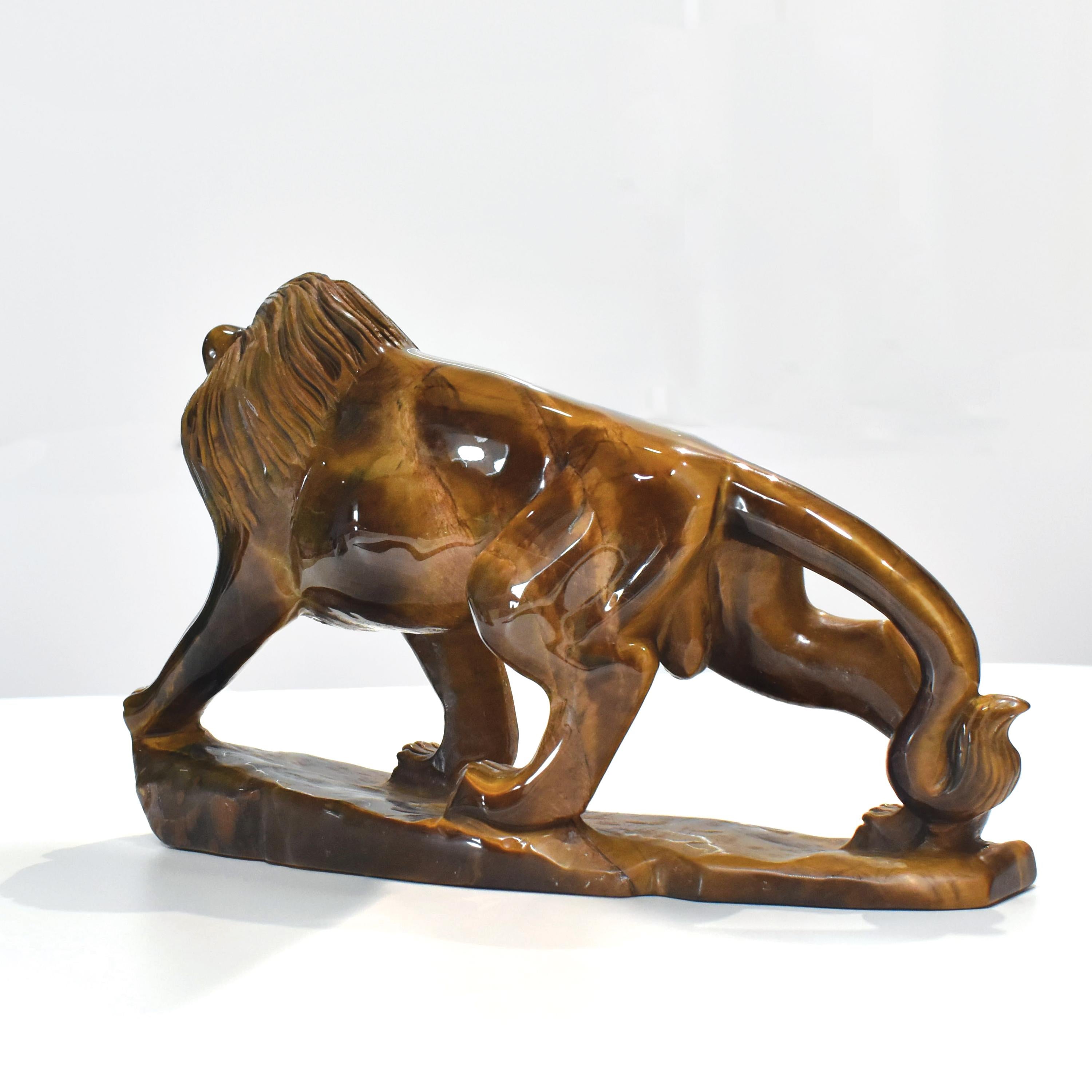Natural Tiger's Eye Hand-Carved Lion Sculpture Figurine In New Condition For Sale In Jaipur, Rajasthan