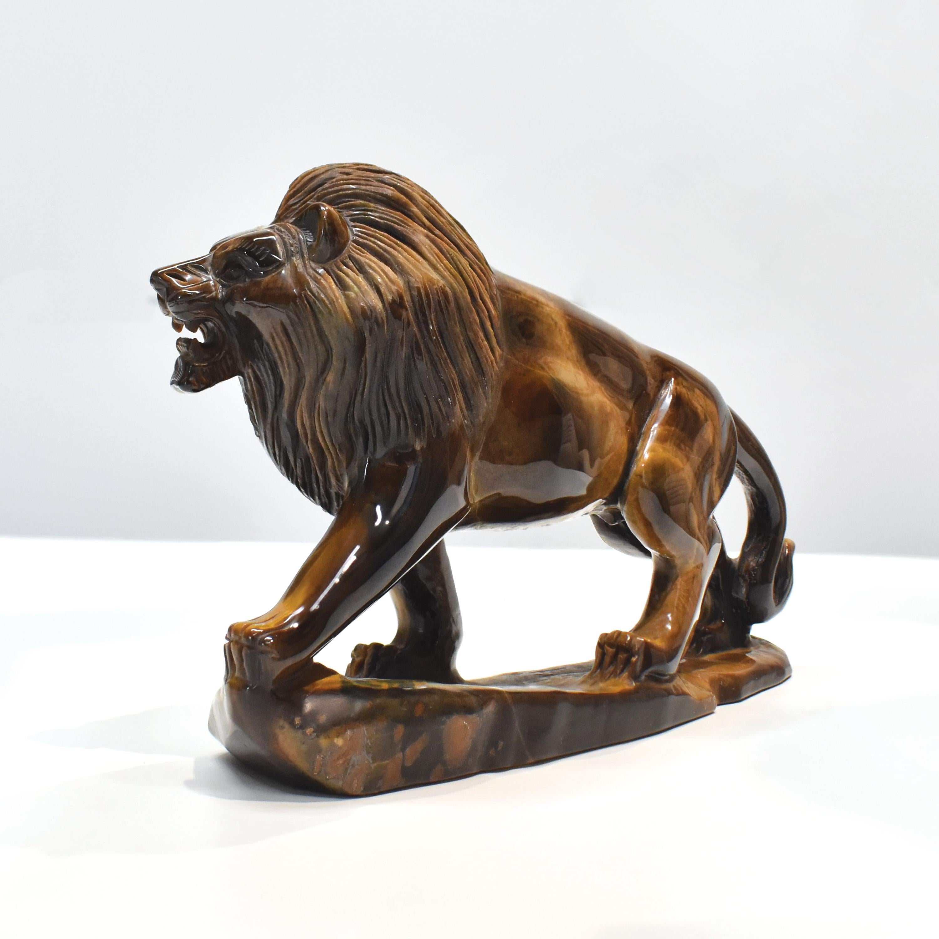Women's or Men's Natural Tiger's Eye Hand-Carved Lion Sculpture Figurine For Sale