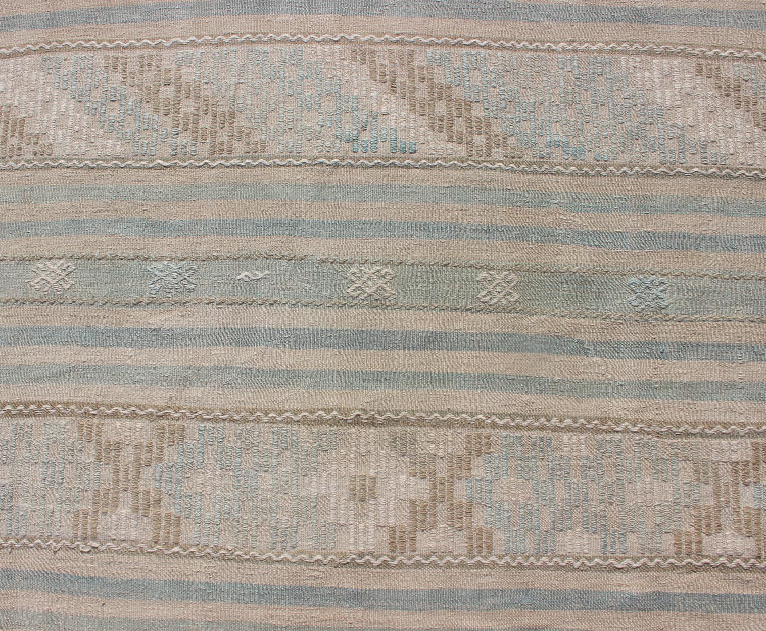 Natural-Toned Turkish Flat-Weave Kilim with Geometric Stripes Tan and Seafoam For Sale 3