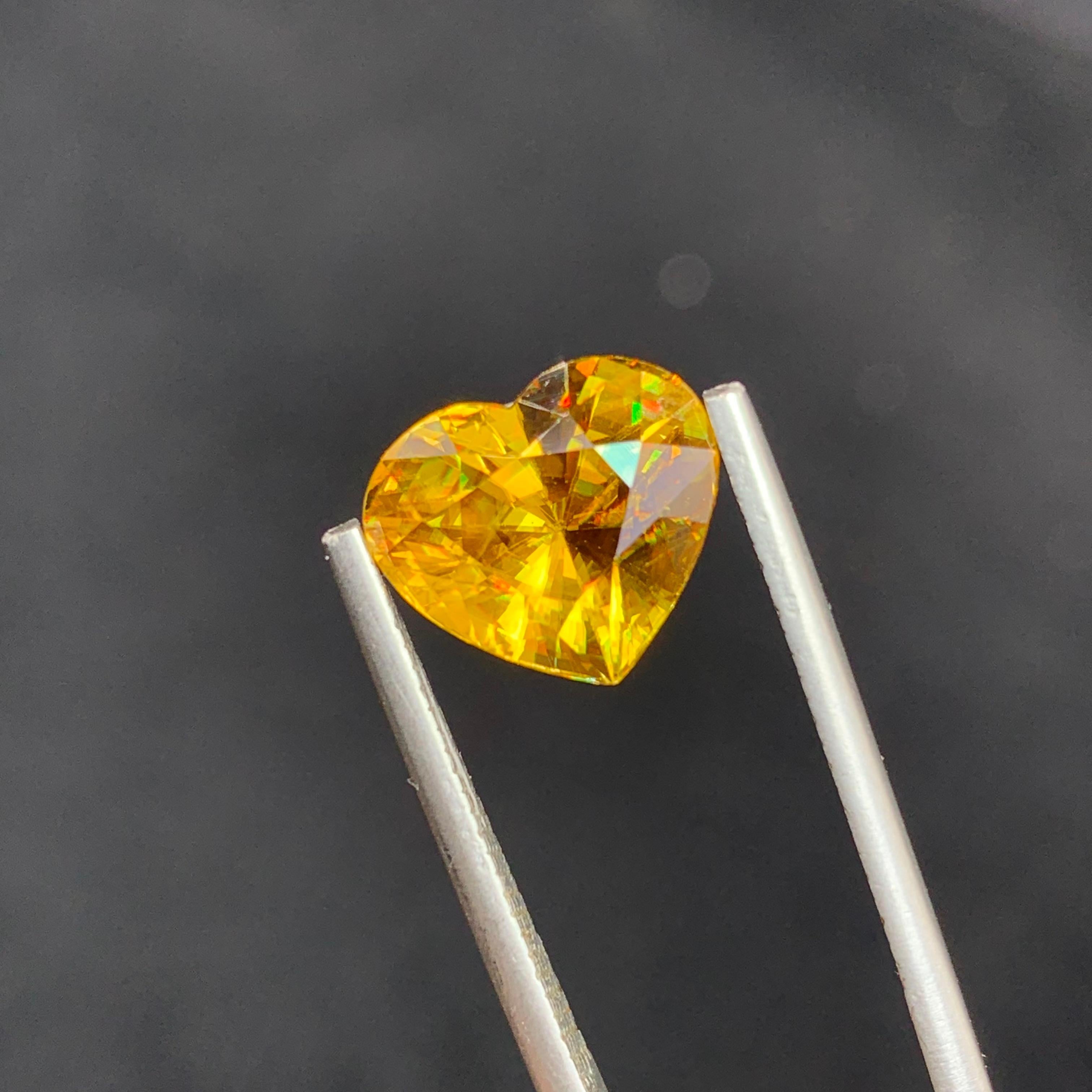Natural Top AAA Quality Magnificent Yellow Fire Sphene 5.30 Carat Heart Shape  For Sale 4