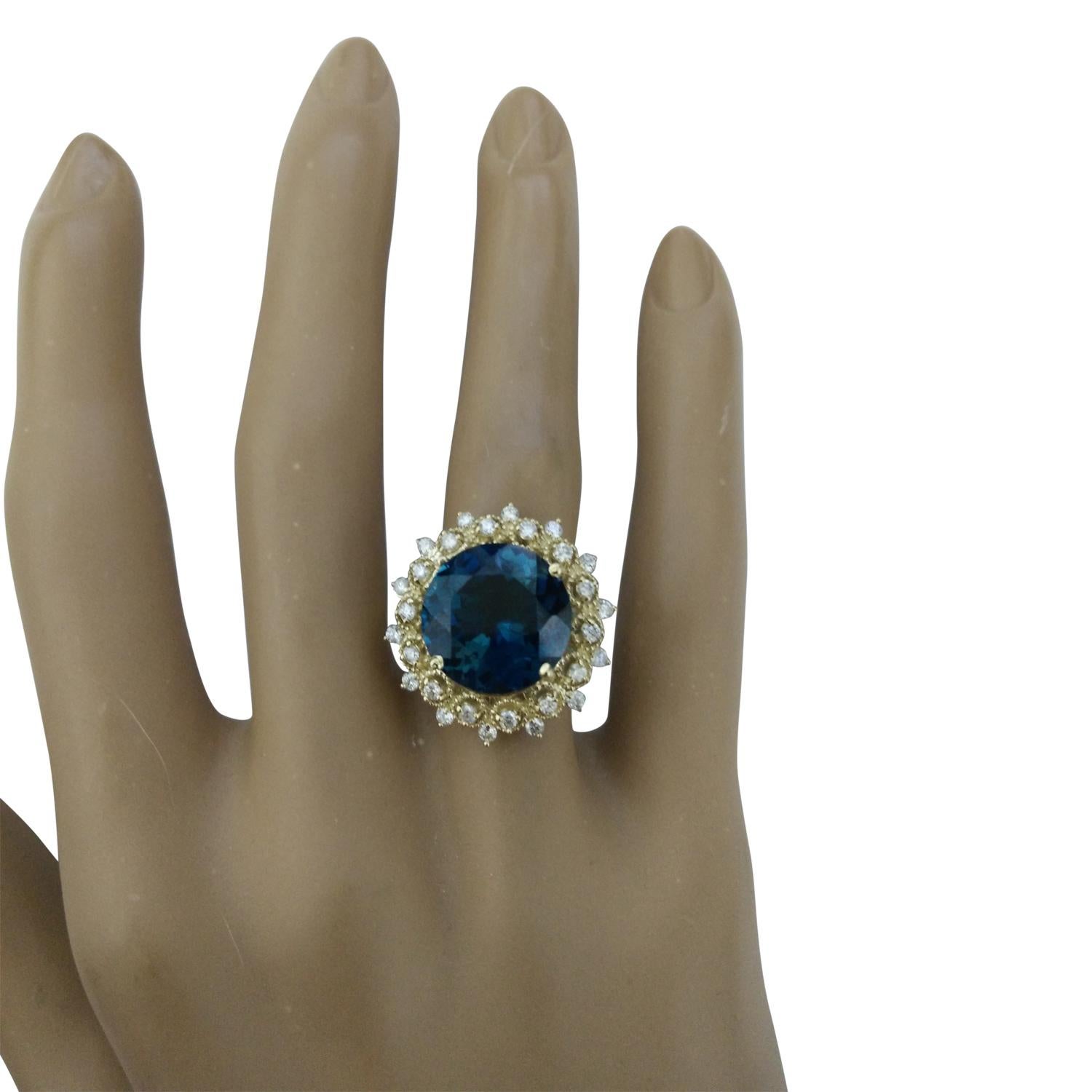 Natural Topaz Diamond Ring In 14 Karat Yellow Gold  In New Condition For Sale In Los Angeles, CA