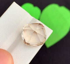 Gemma di topazio naturale: 22.20 carati con taglio a cuscino dal Pakistan