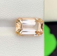 Gemma di topazio naturale: 4,70 carati taglio smeraldo giallo oro dal Pakistan