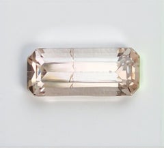 Topaze Naturelle : 6.61 Carat Emeraude à facettes du Pakistan