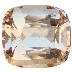 Gemma di topazio naturale: taglio a cuscino sfaccettato da 8,54 carati dal Pakistan