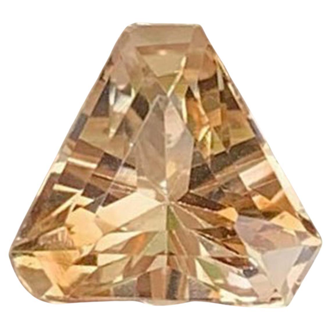 Natürlicher Topas Edelstein: Goldener Fancy-Schliff, 2,08 Karat im Angebot