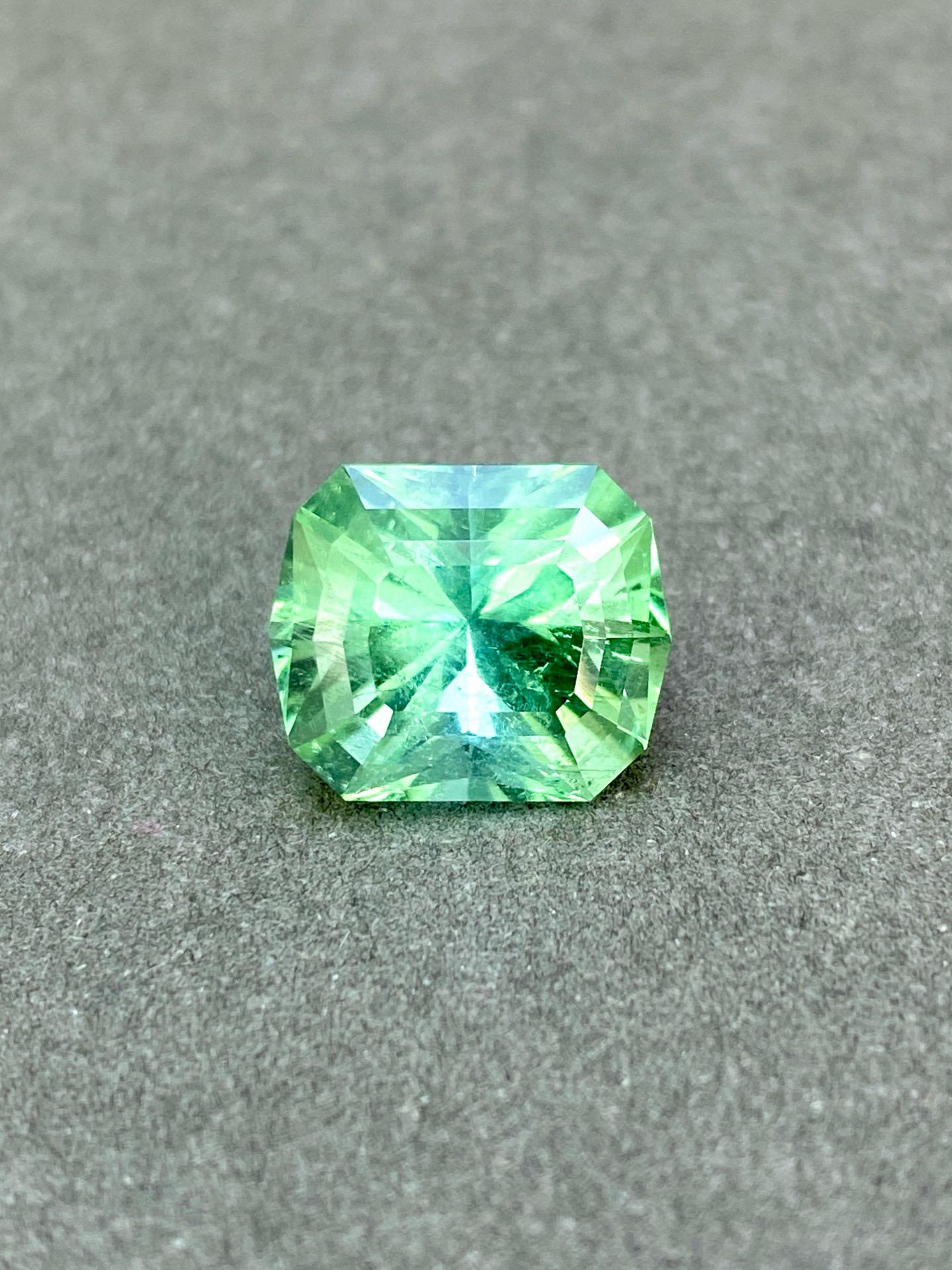Tourmaline naturelle d'Afghanistan vert vif précision de taille 6,21 carats Neuf - En vente à bangkok, TH