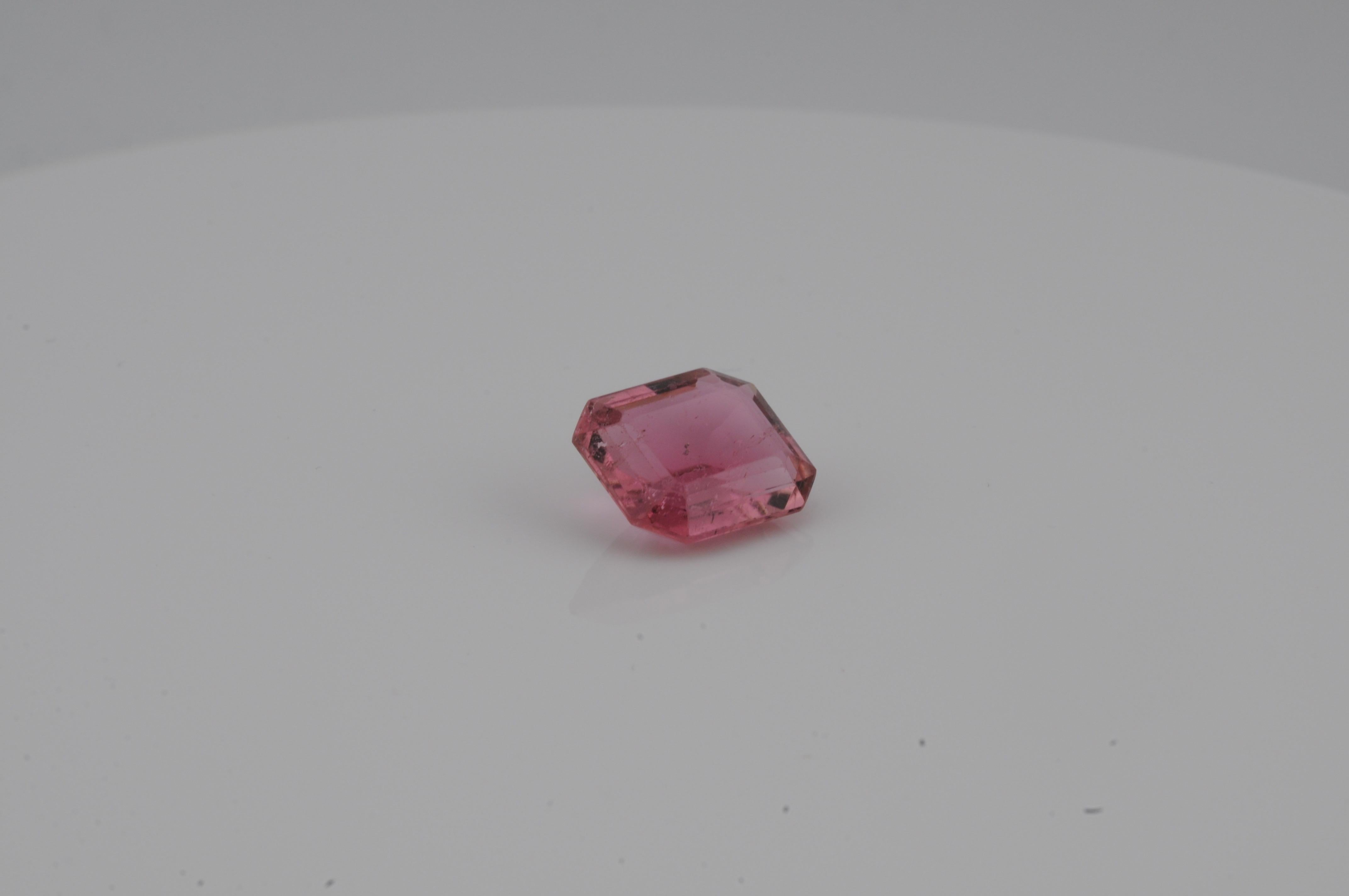 Turmalina natural brasil - 7.41 ct +certificado Corte esmeralda en venta