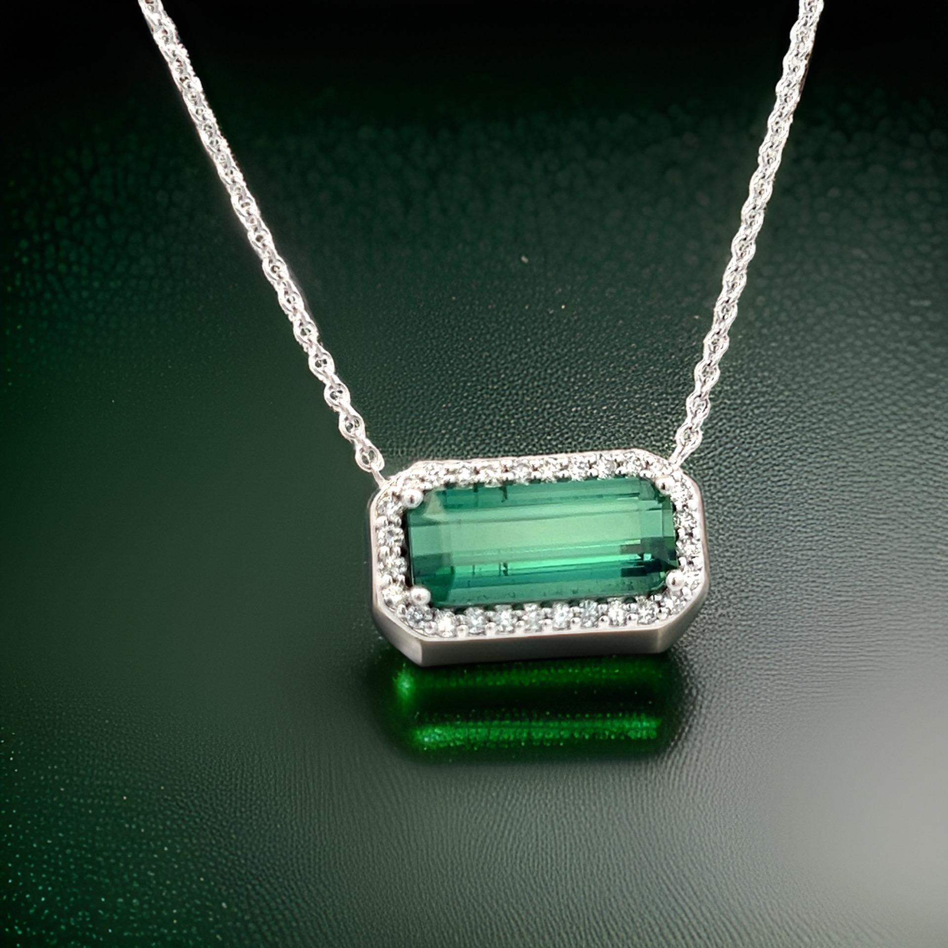 Natural Beautiful Tourmaline Diamond Pendant Necklace 18