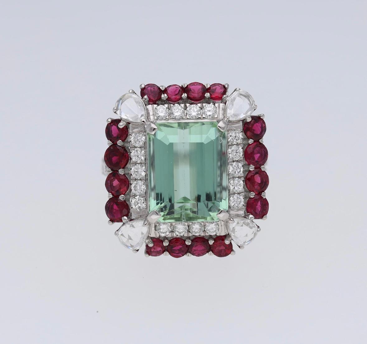 Pietra preziosa : Tormalina

❋ Peso della gemma: 8,31 carati, 1,52 carati

❋ Dimensioni della pietra preziosa: 12X9,5 mm, 3mm 

❋ Forma della gemma: ottagonale, rotonda

❋ Tipo di pietra: Nature


➡️DIAMOND DETTAGLI:

❋ Peso del diamante: 1,44