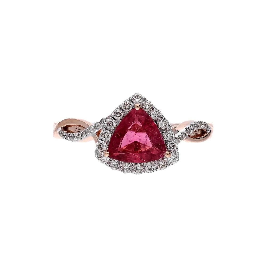  Pierre : Tourmaline

❋ Forme de la pierre : Taillée en trillion

Taille de la pierre : 6x7 MM approx.

Poids des pierres : 0,76 carats respectivement.

Type de pierre : Nature


Poids du diamant : 0,26 cts. Approx.

Forme du diamant : taille