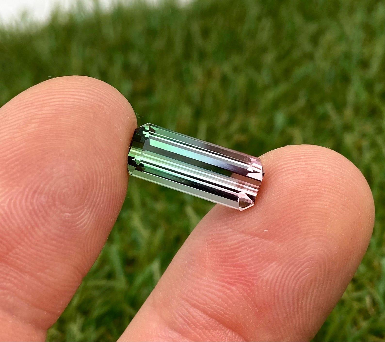 Pierre précieuse tourmaline naturelle de 5,69 carats, taille octogonale, Afghanistan, certificat en vente 1
