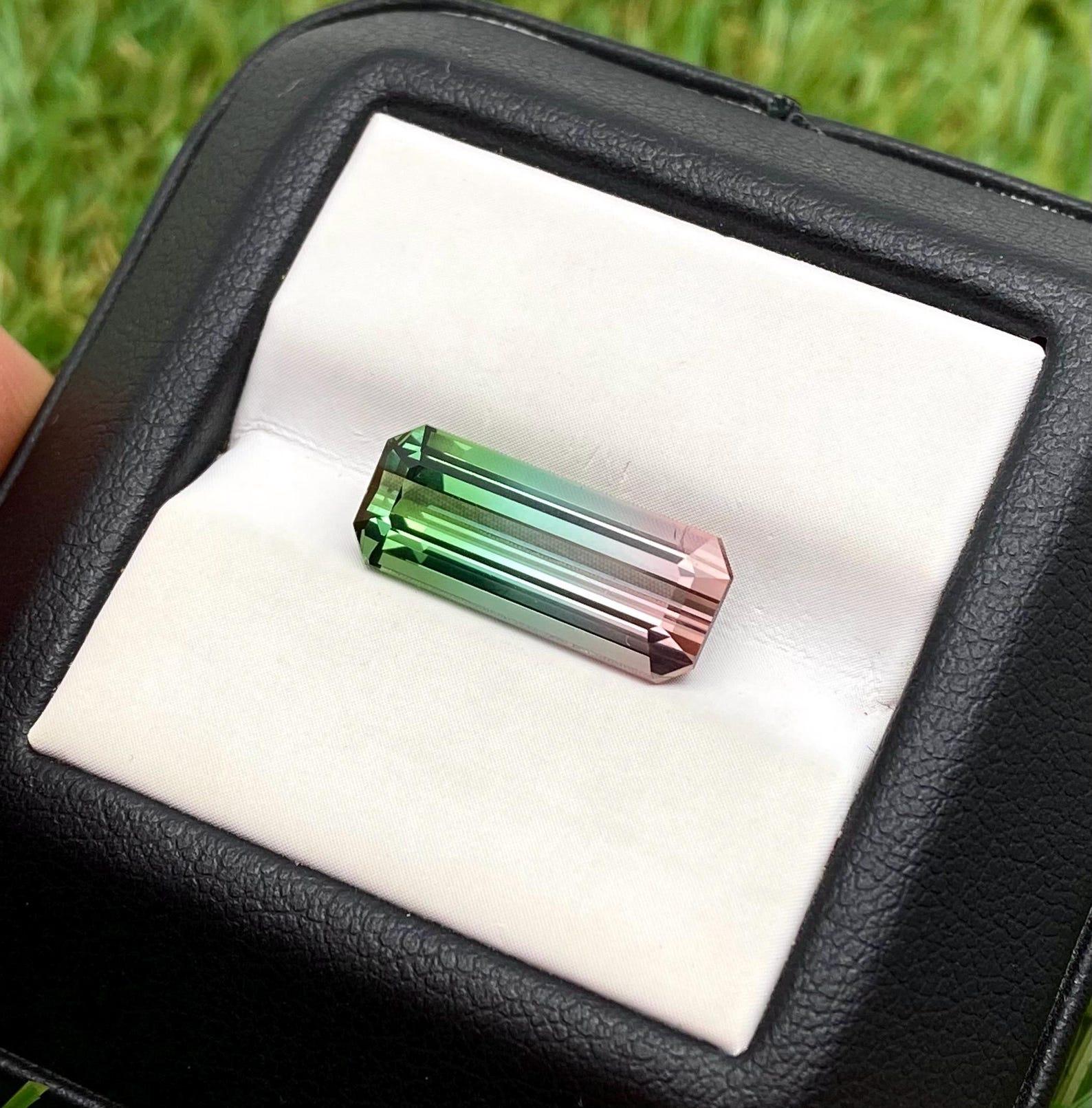 Pierre précieuse tourmaline naturelle de 5,69 carats, taille octogonale, Afghanistan, certificat en vente 3