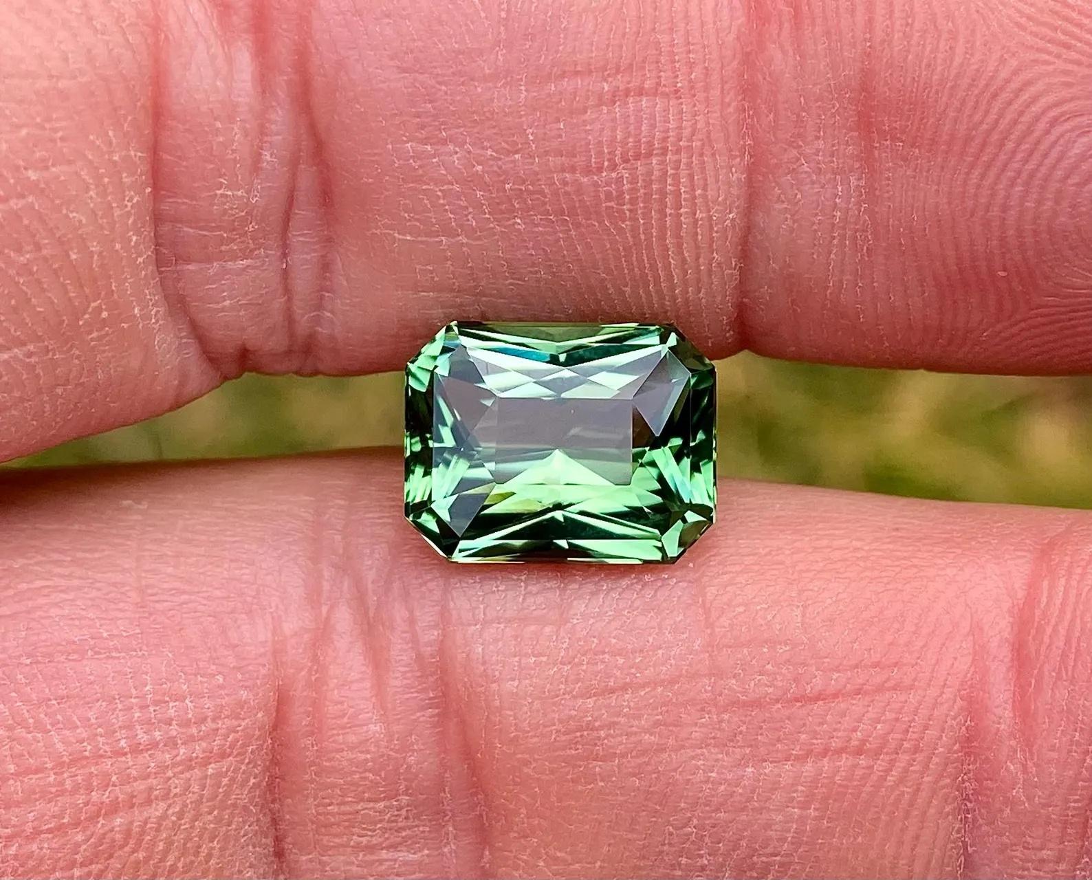 Pierre précieuse tourmaline naturelle de 6,43 carats Taille octogonale, 12,17 x 9,43 x6,96 mm, Nigeria Neuf - En vente à Daugavpils, LV