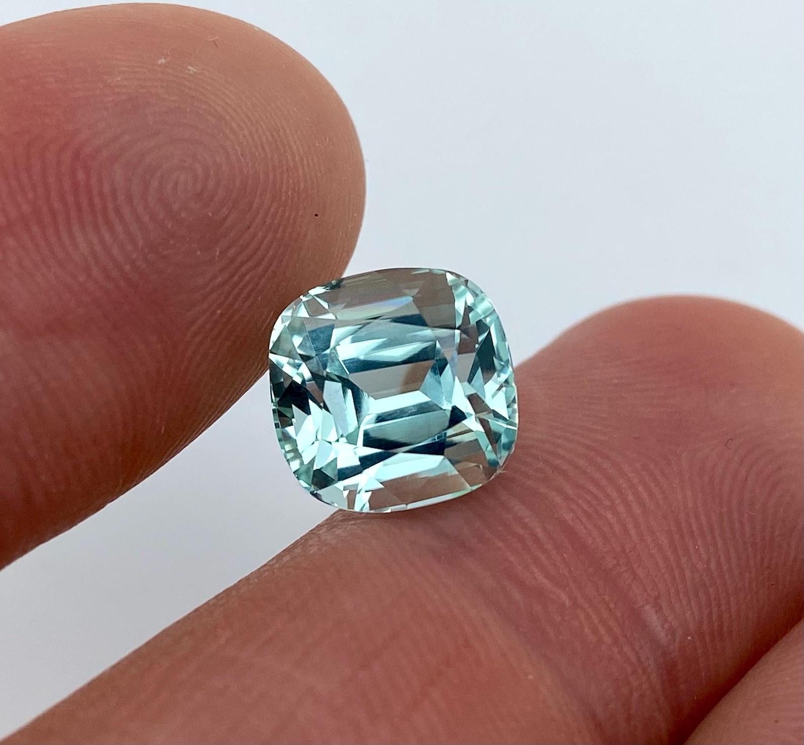 Tormalina naturale di alta qualità, colore raro Greene & Greene 6,63 ct., taglio a cuscino, Origine Afghanistan

Certificato GFCO
Colore della gemma: verde-bluastro
Tipo di gemma: Tormalina
Dimensioni della gemma: 10,43x10,24x8,52 mm
Grado di