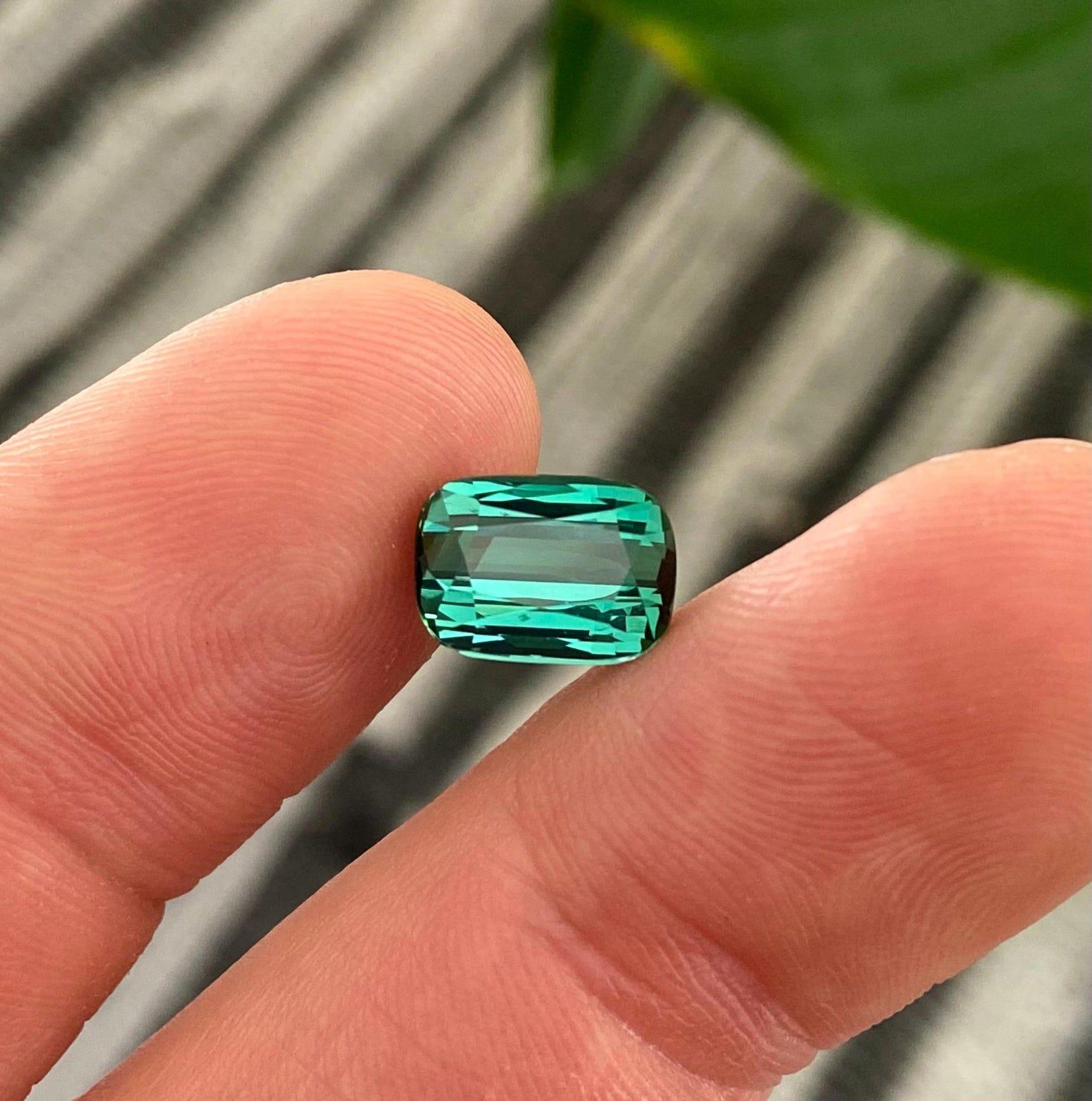 Gemma sfusa di tormalina naturale Lagoon 4,60 Ct. Taglio a cuscino, Afghanistan in vendita 4