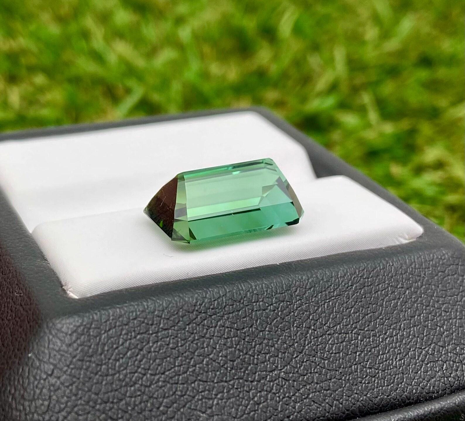 Natural Tourmaline Loose Gemstone 6.85 ct. Octagon cut, Nigeria, Certificate In New Condition For Sale In Daugavpils, LV