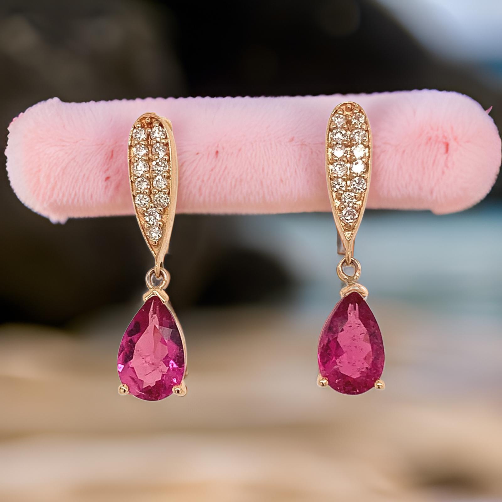 Taille poire Boucles d'oreilles en or 14 carats avec tourmaline naturelle, rubellite et diamant certifié TCW 1,60 carat en vente