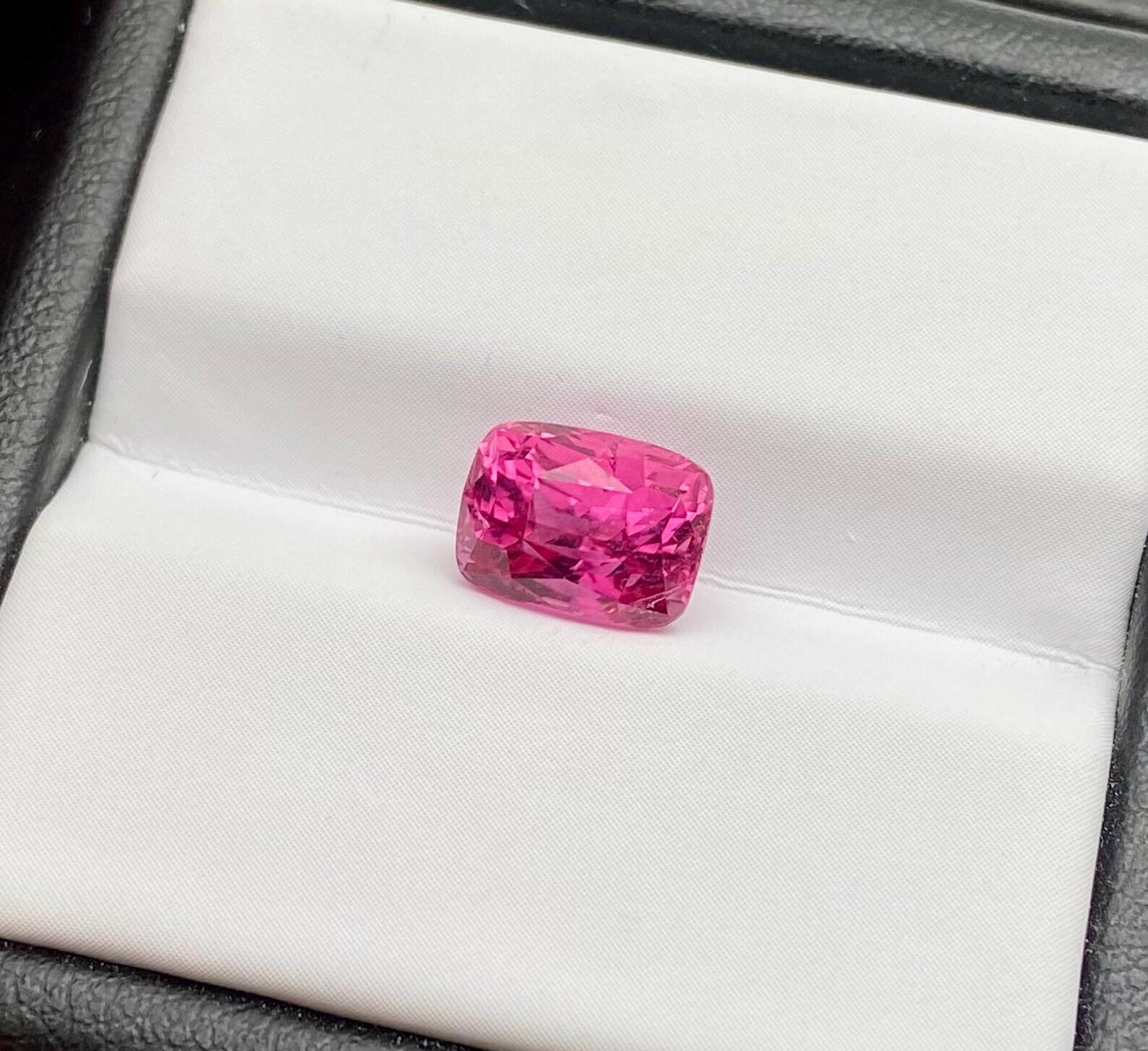 da uomo o donna Gemma sciolta di tormalina naturale rubellite 2,11 ct., rosa VIVIDO , Certificato! in vendita