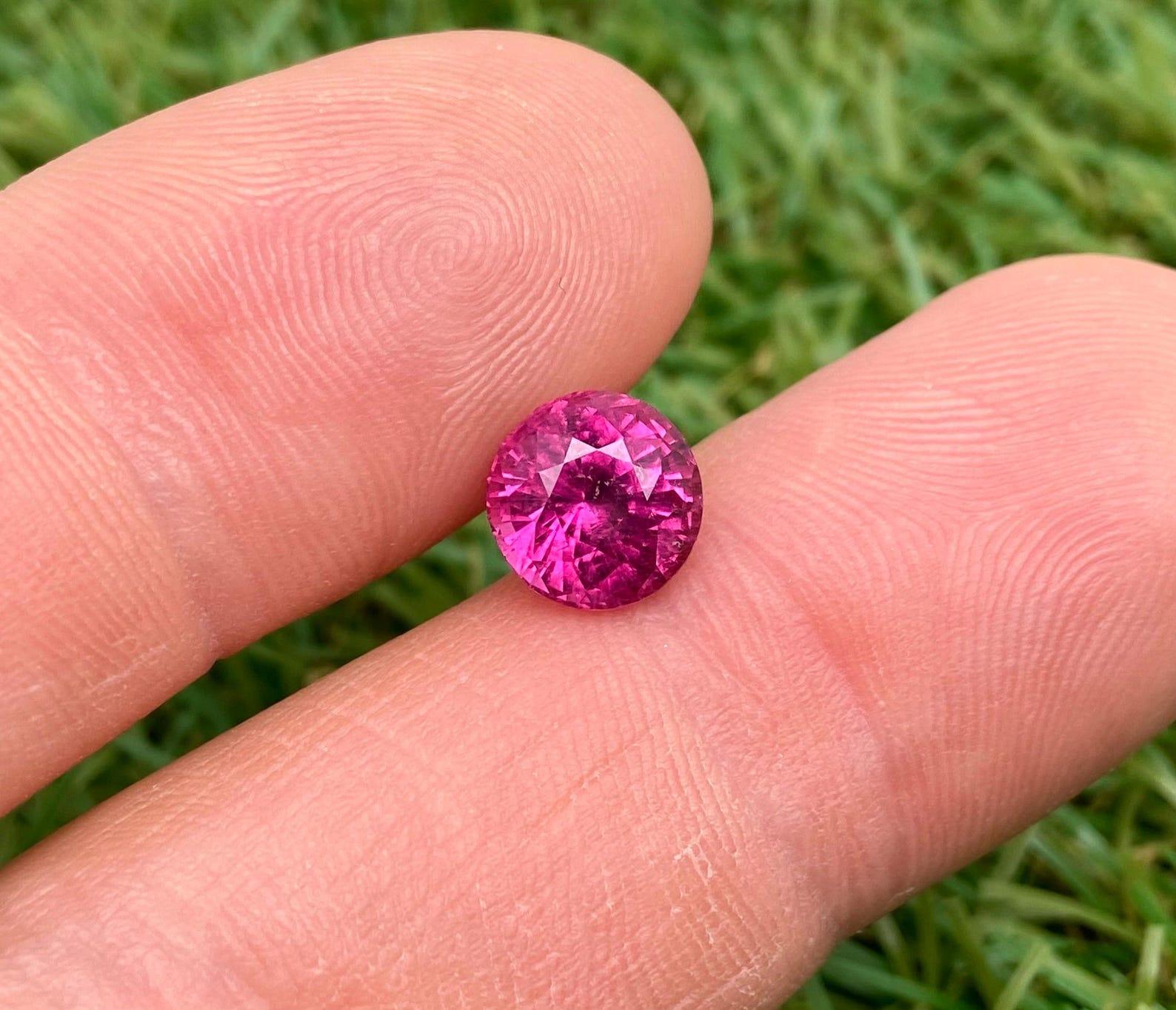Women's or Men's Natural Tourmaline rubellite loose gemstone 3.19 ct., VIVID Pink , Certificate ! For Sale