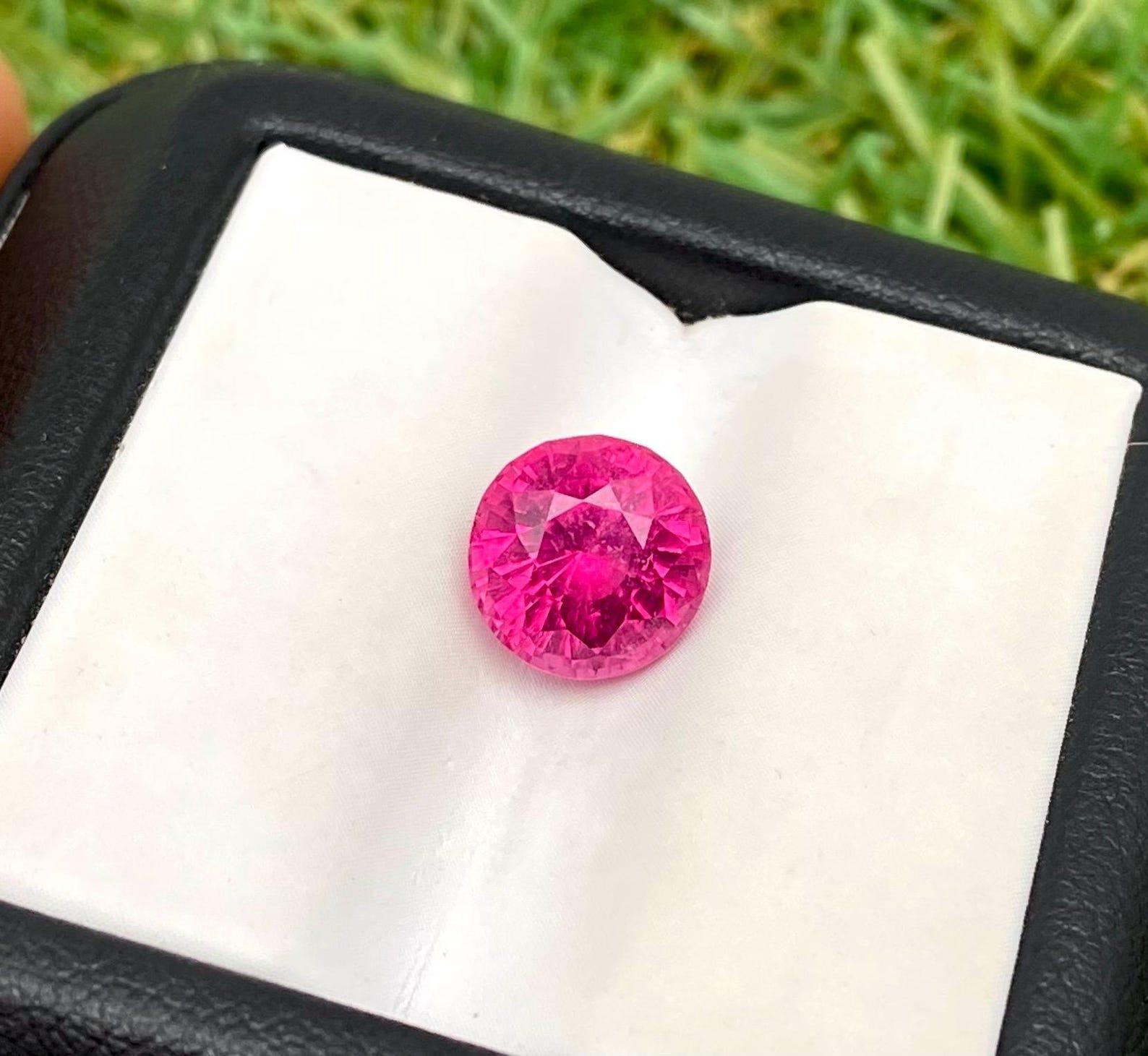 Natural Tourmaline rubellite loose gemstone 3.19 ct., VIVID Pink , Certificate ! For Sale 1