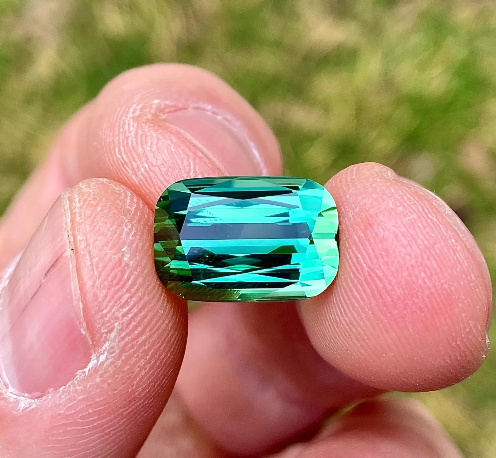 Tourmaline naturelle Vivid Bluish-Green 9,34 ct. pierre précieuse, taille coussin, Afghanista Neuf - En vente à Daugavpils, LV