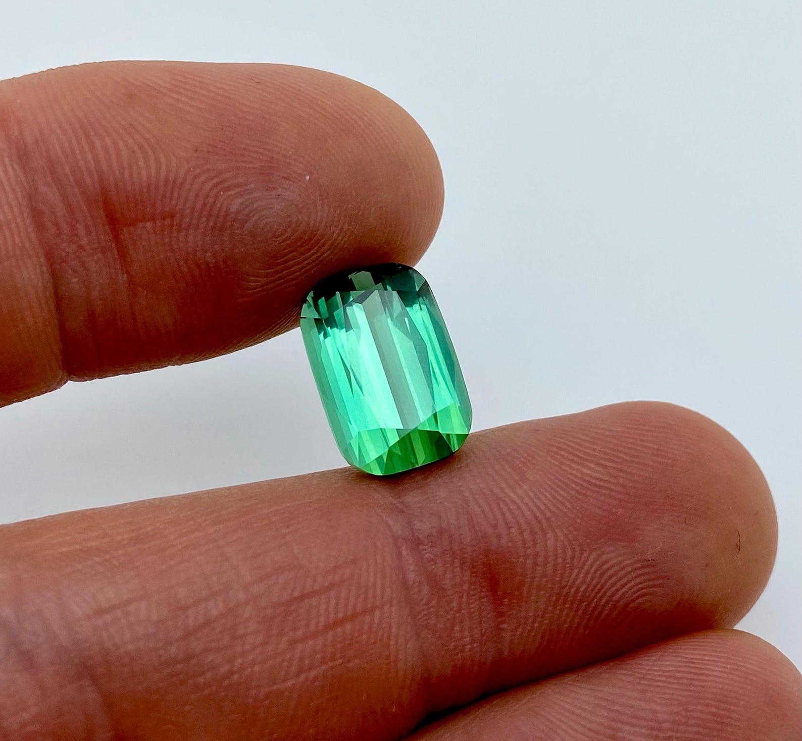Turmalina natural verde azulado vivo 9,34 ct. gema, talla cojín, afganista en venta 3