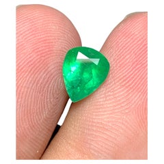 Used Natural Transparent Green Emerald 1.50 Carat Pear Cut Loose Gemstone from Swat
