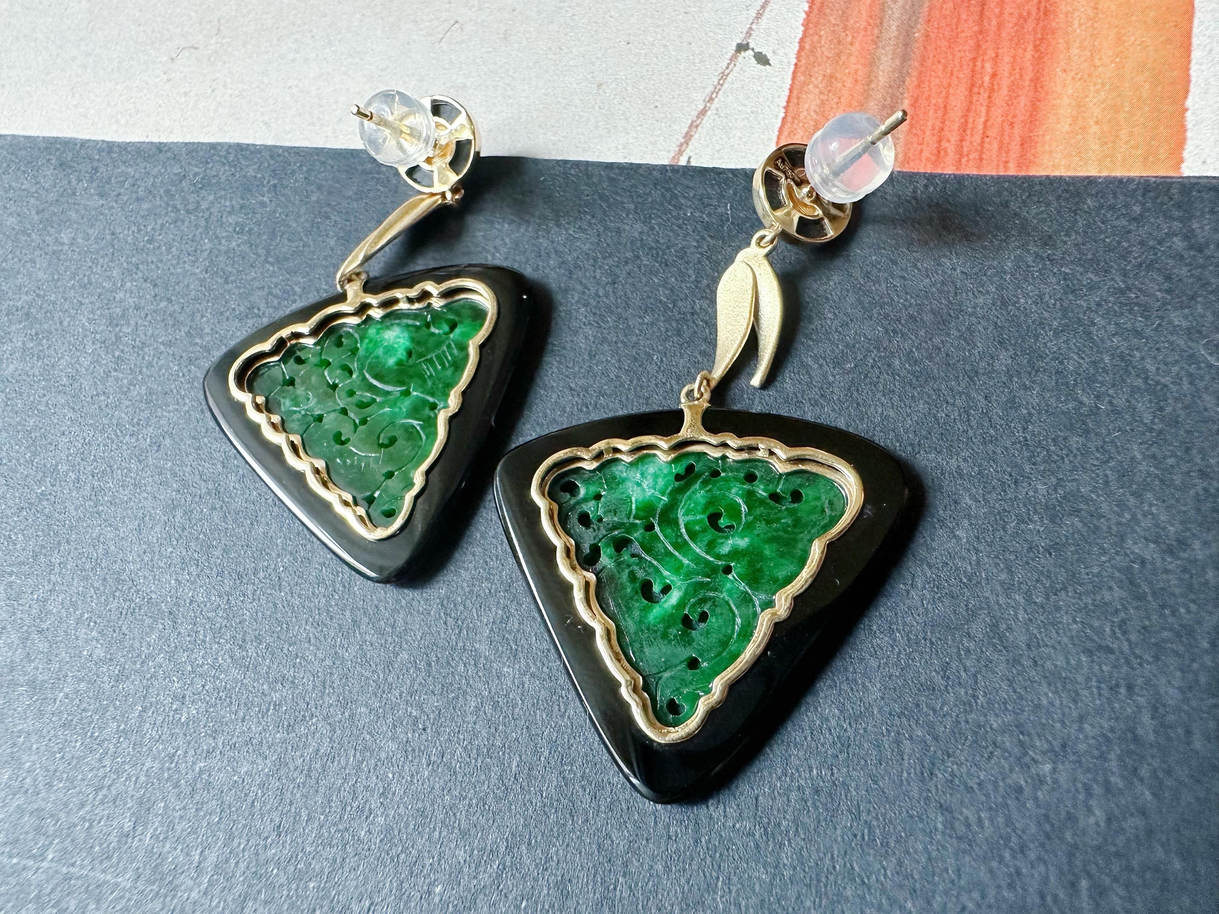 Boucles d'oreilles sculptées en jade triangulaire naturel en agate noire, or 18 carats et diamants en vente 10