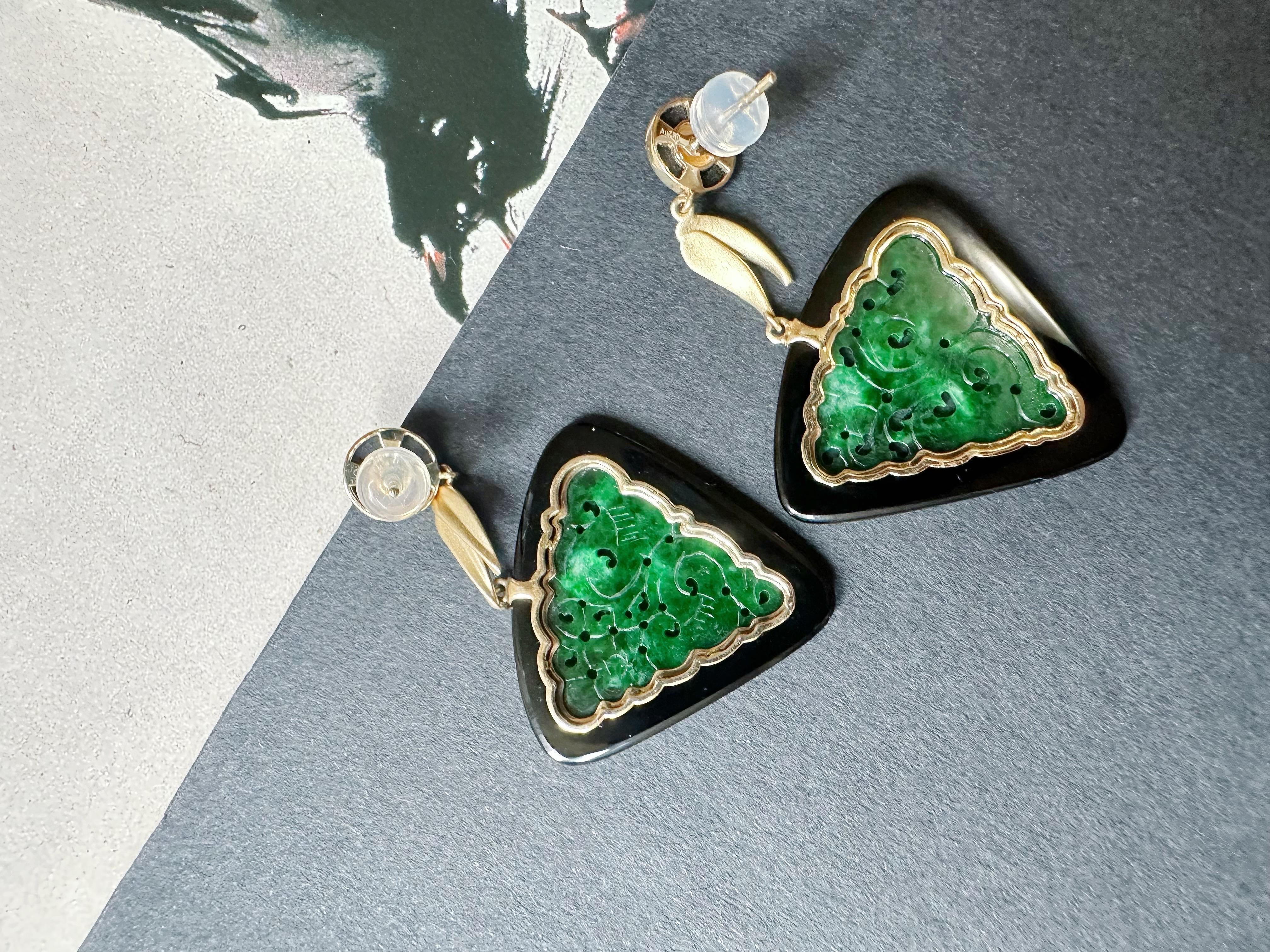 Boucles d'oreilles sculptées en jade triangulaire naturel en agate noire, or 18 carats et diamants en vente 11