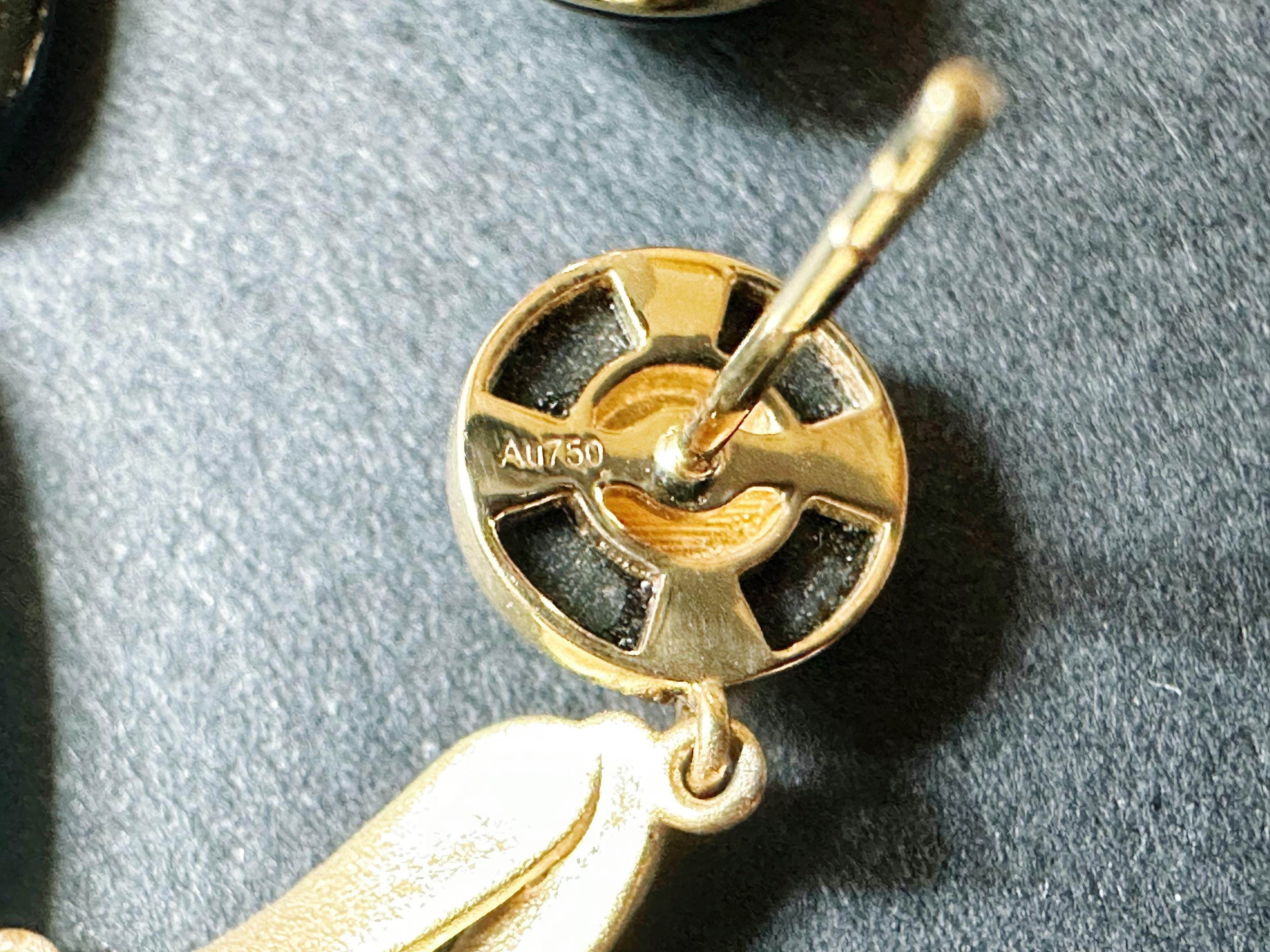 Boucles d'oreilles sculptées en jade triangulaire naturel en agate noire, or 18 carats et diamants en vente 12