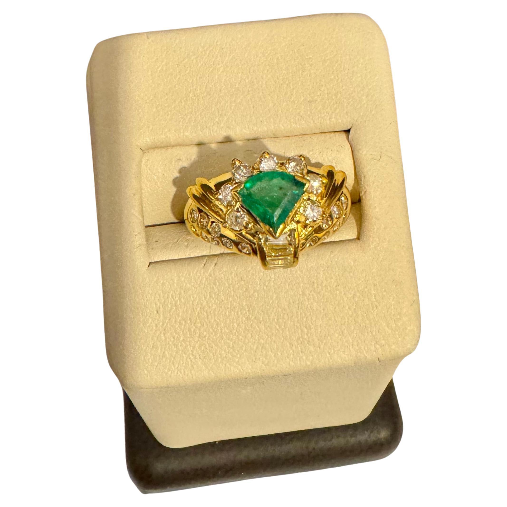 Natural Trillion Emerald  & 0.60 Carat Diamond Ring 18 Kt Yellow Gold Size 5.2 For Sale