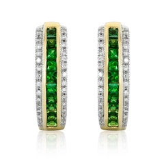 Gemme di Tsavorite naturale 0,54 carati in orecchini in oro giallo 14K con diamanti