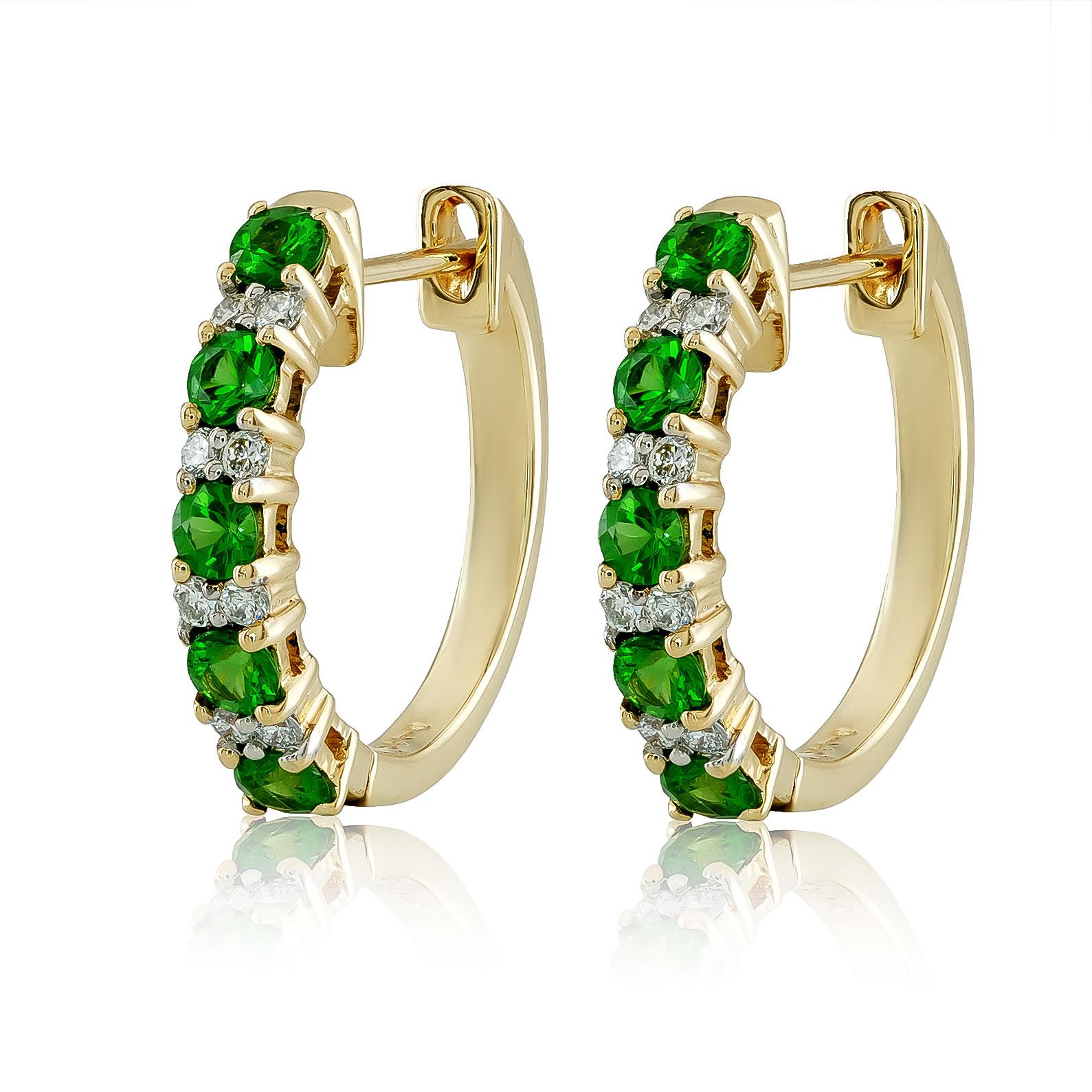 Taille mixte Boucles d'oreilles en or jaune 14 carats avec tsavorites naturelles de 0,93 carat en vente