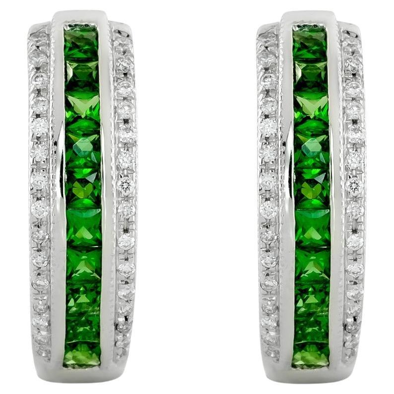 Natürliche Tsavoritsteine 0,54 Karat in 14K Weißgold Ohrringen mit Diamanten gefasst