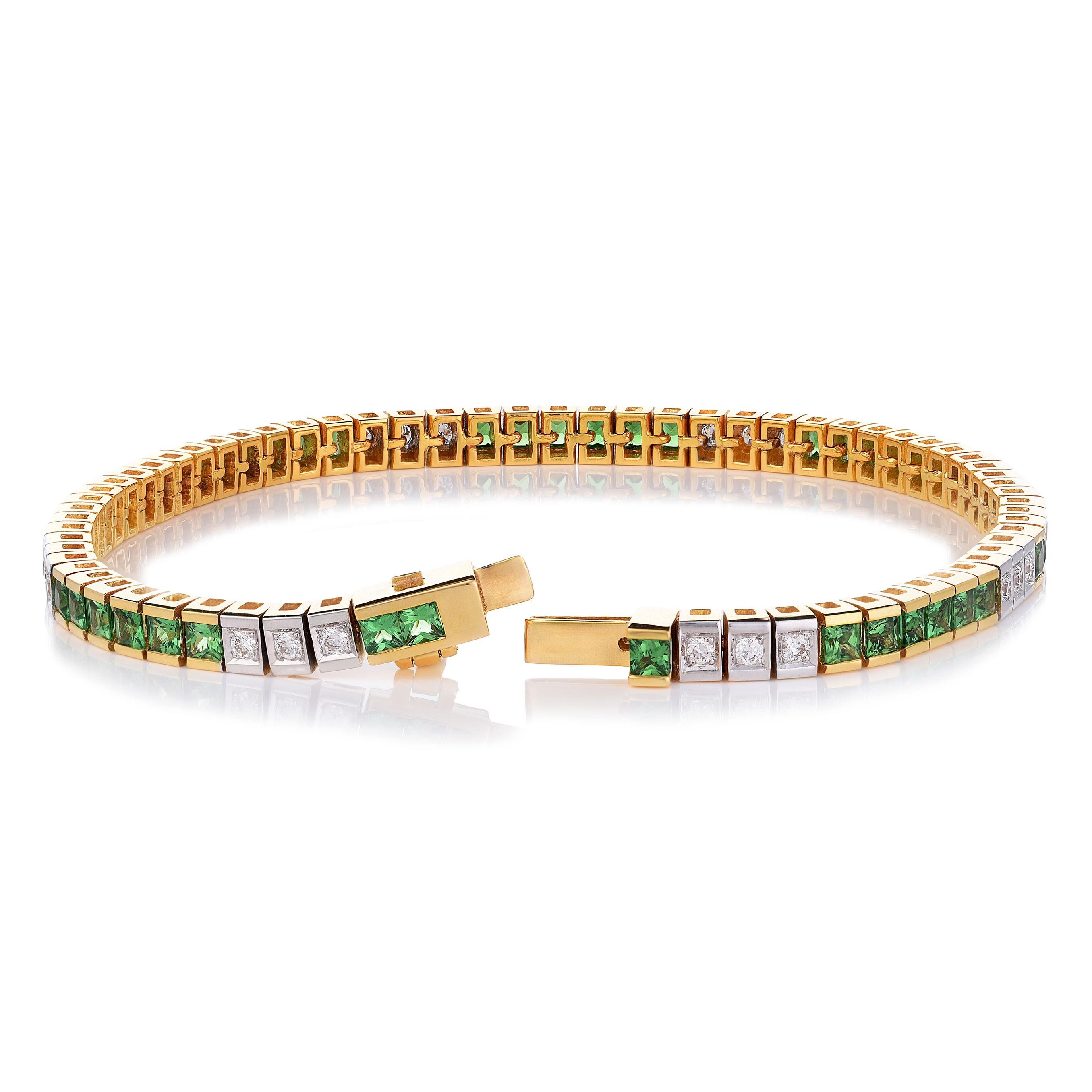 Natürliche Tsavoritsteine 4,02 Karat in 14K Gelbgold Armband mit Diamanten (Carréschliff) im Angebot