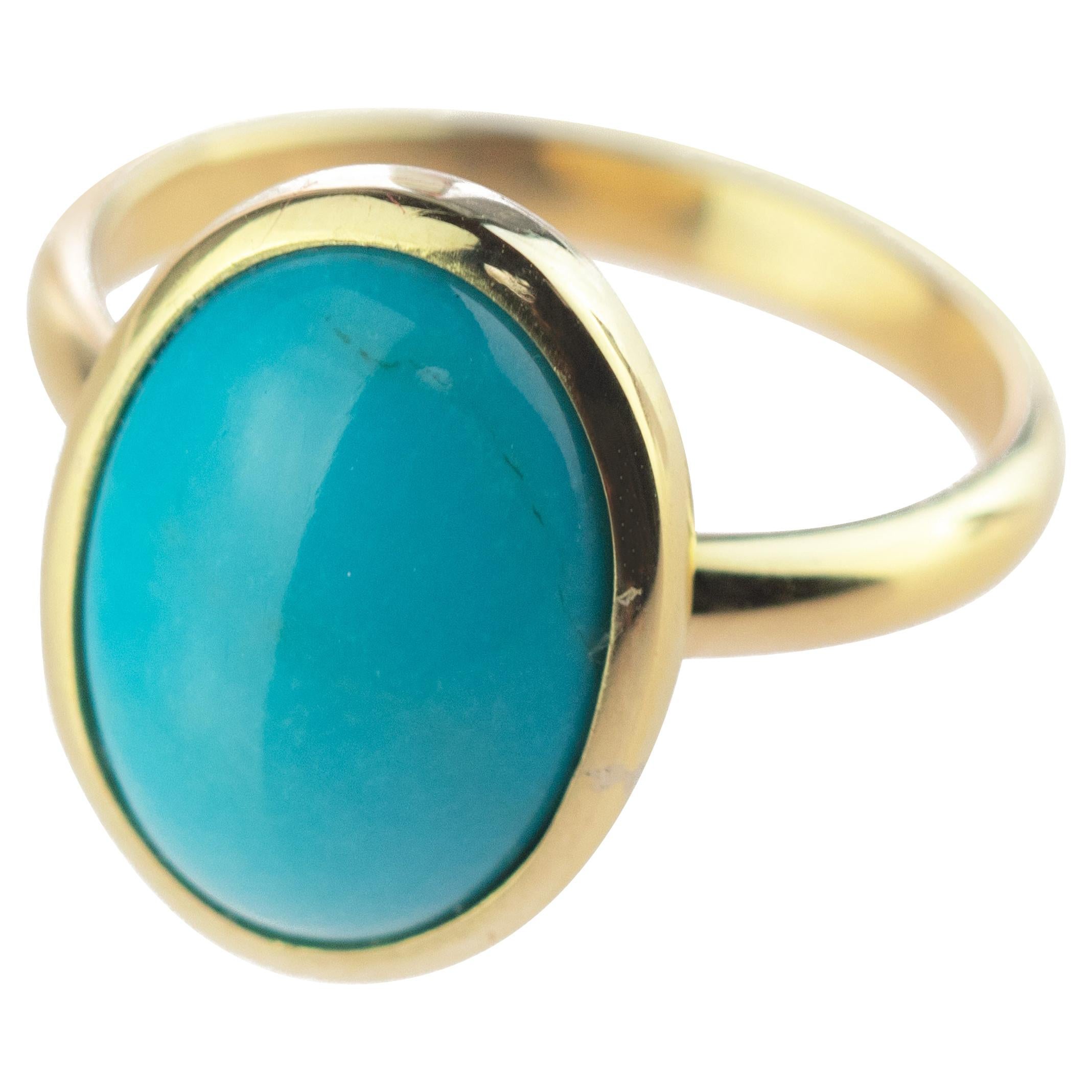 Natural Turquoise 18 Karat Yellow Gold Modern Bezel Set Oval Cocktail Ring For Sale
