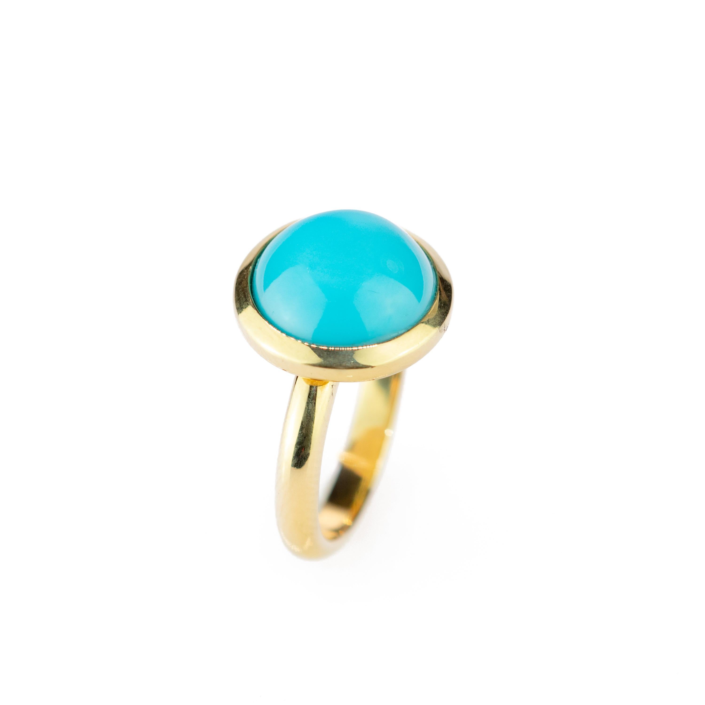 Round Cut Natural Turquoise 18 Karat Yellow Gold Solitaire Round Cabochon Cocktail Ring