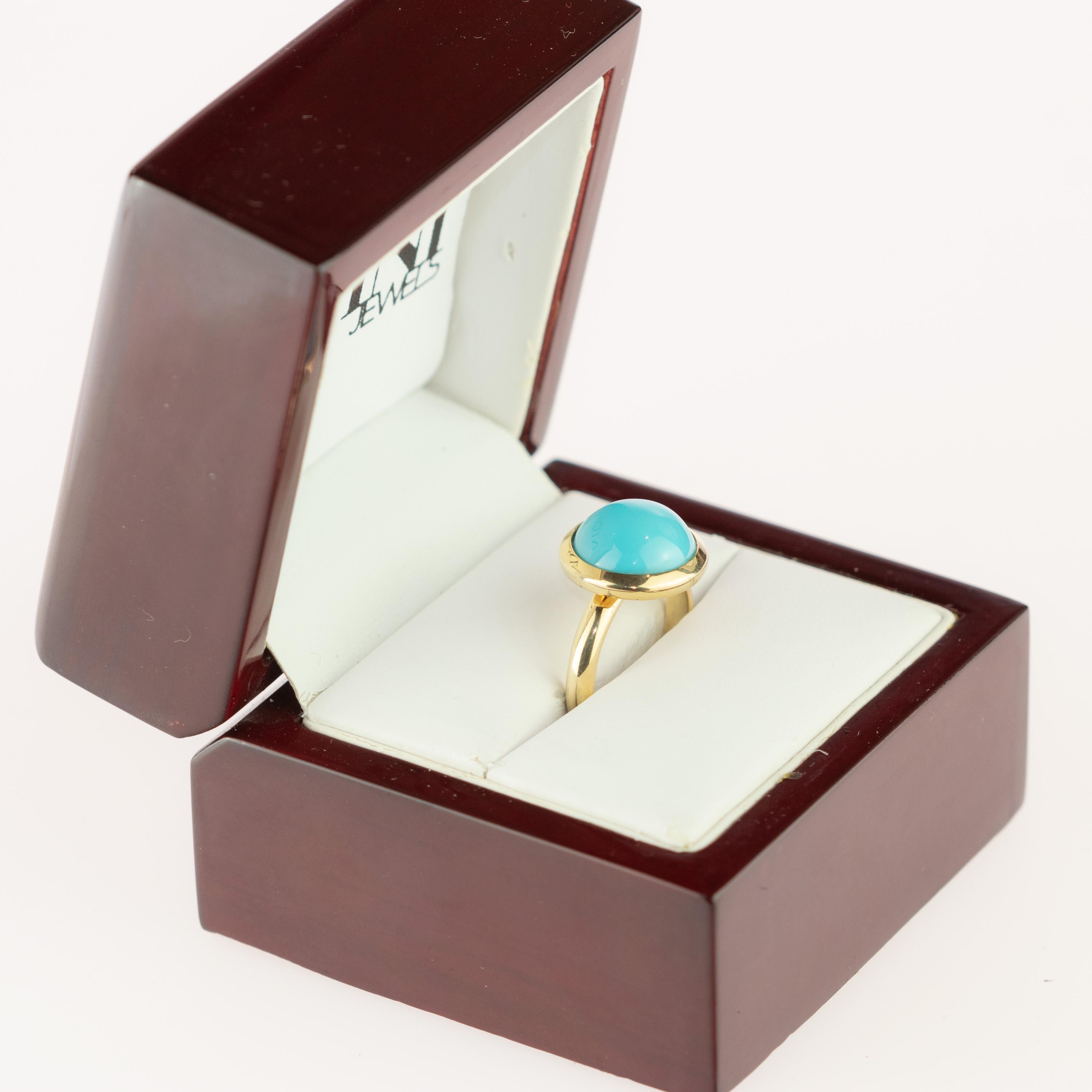 Natural Turquoise 18 Karat Yellow Gold Solitaire Round Cabochon Cocktail Ring 1