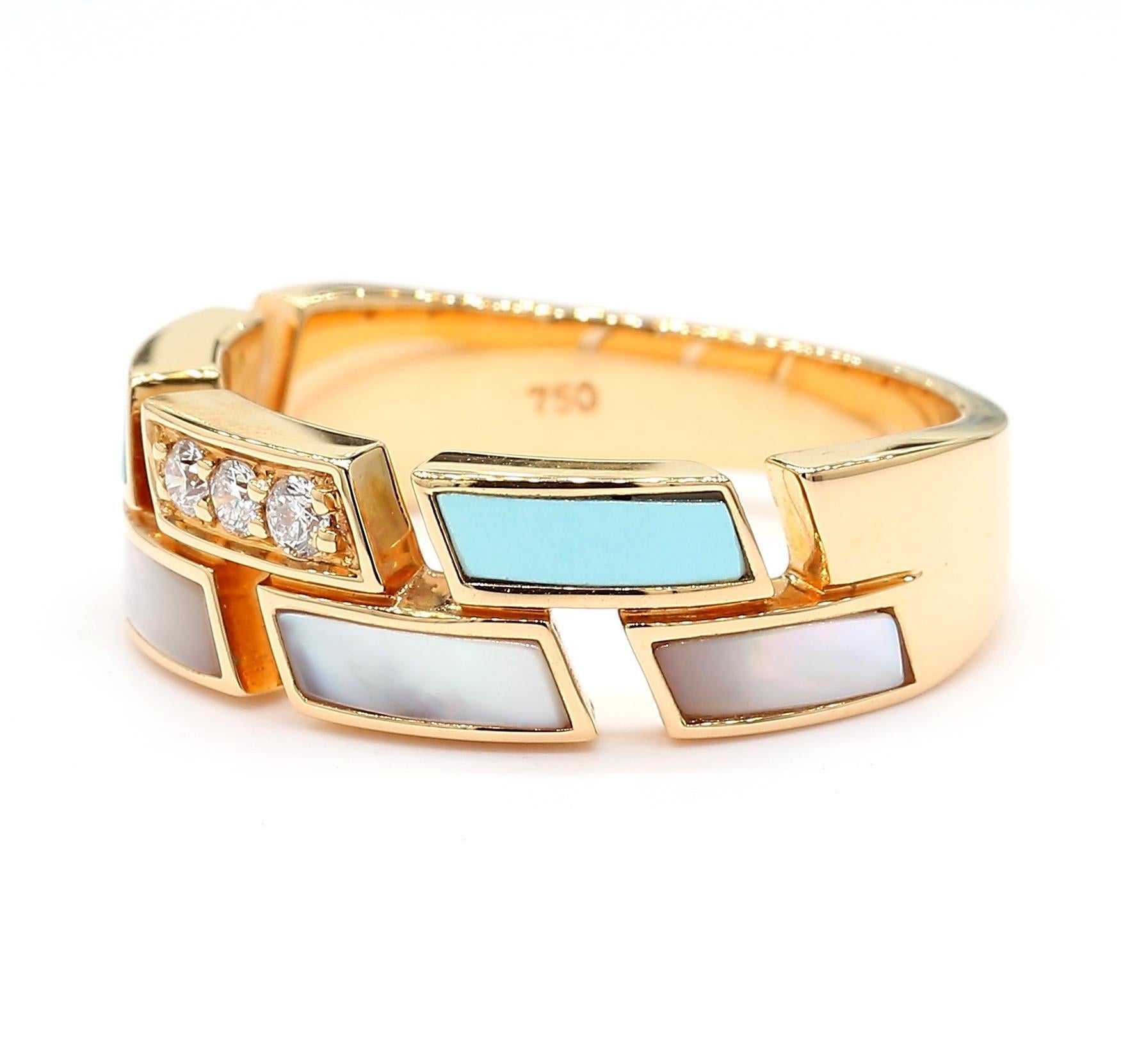 Der klassische Modering von RareGemWorld. Montiert in einer schönen 18K Rose Gold Fassung mit einem natürlichen Türkis, weißen Pinctada Maxima, und natürlichen runden weißen Diamanten Nahkampf. Dieser Ring wird Sie garantiert beeindrucken und Ihre