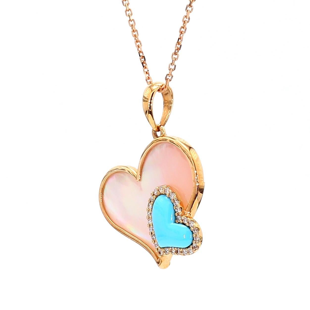 Der klassische Türkis-Anhänger von RareGemWorld. Montiert in einer wunderschönen Fassung aus 18 Karat Roségold mit einem herzförmigen natürlichen Türkis und einem herzförmigen natürlichen rosa Pinctada Maxima, ergänzt durch einen natürlichen runden