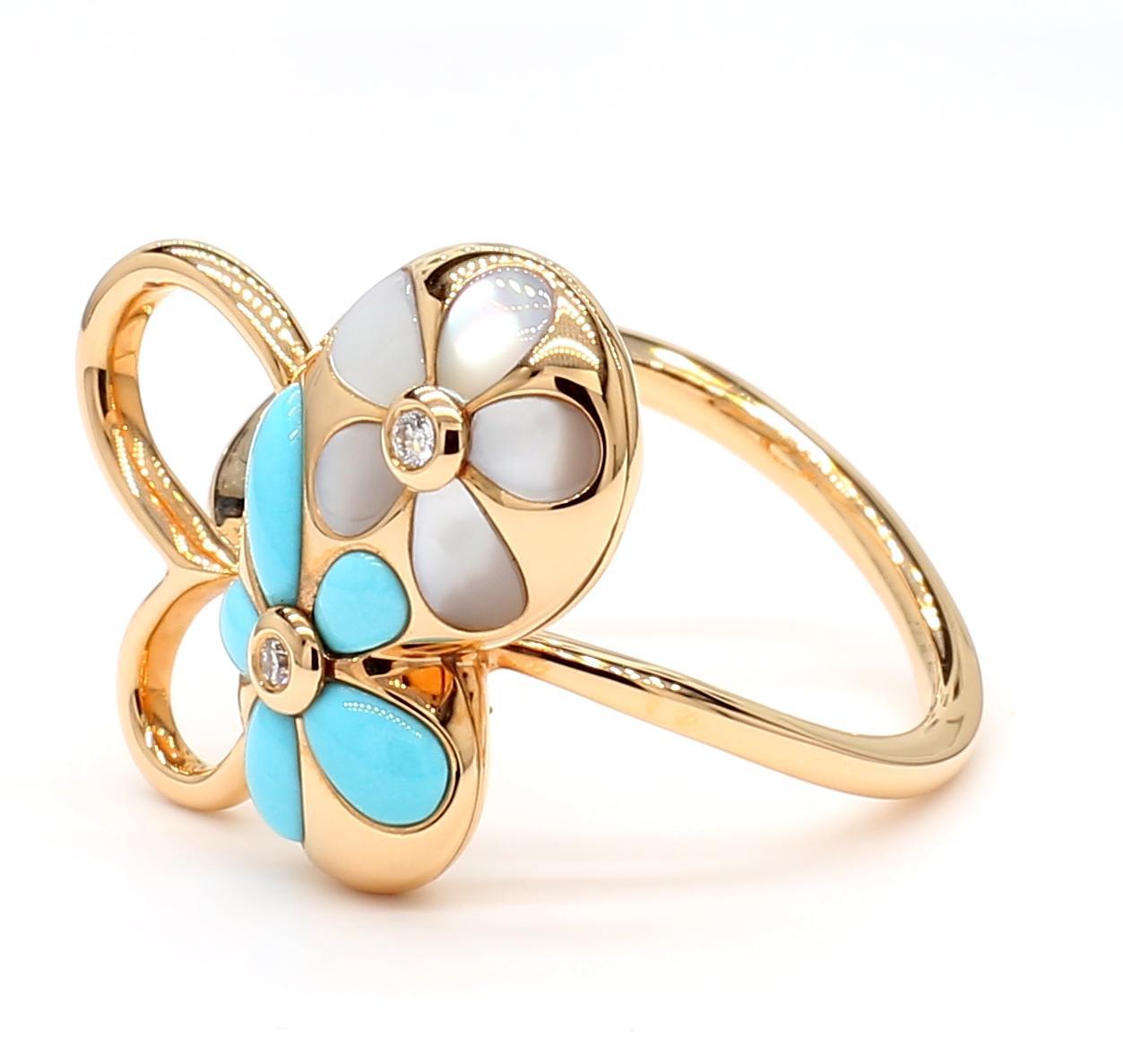 RareGemWorlds schöner Modering. Montiert in einer schönen 18K Rose Gold Fassung mit einem natürlichen Türkis, weißen Pinctada Maxima, und natürlichen runden weißen Diamanten Nahkampf. Dieser Ring wird Sie garantiert beeindrucken und Ihre persönliche