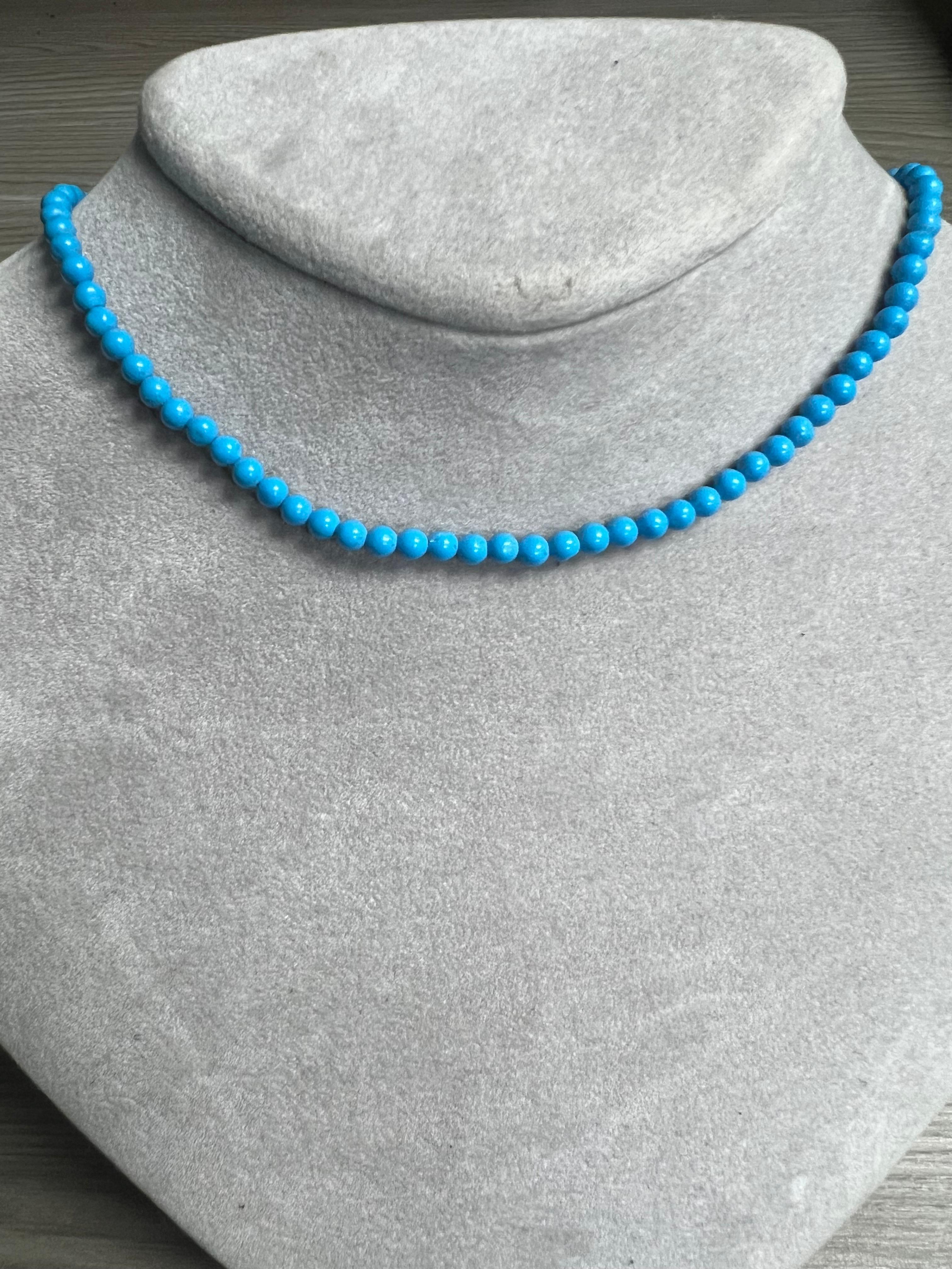 Round Cut Natural Turquoise Bead Necklace 18 Karat Yellow Gold For Sale